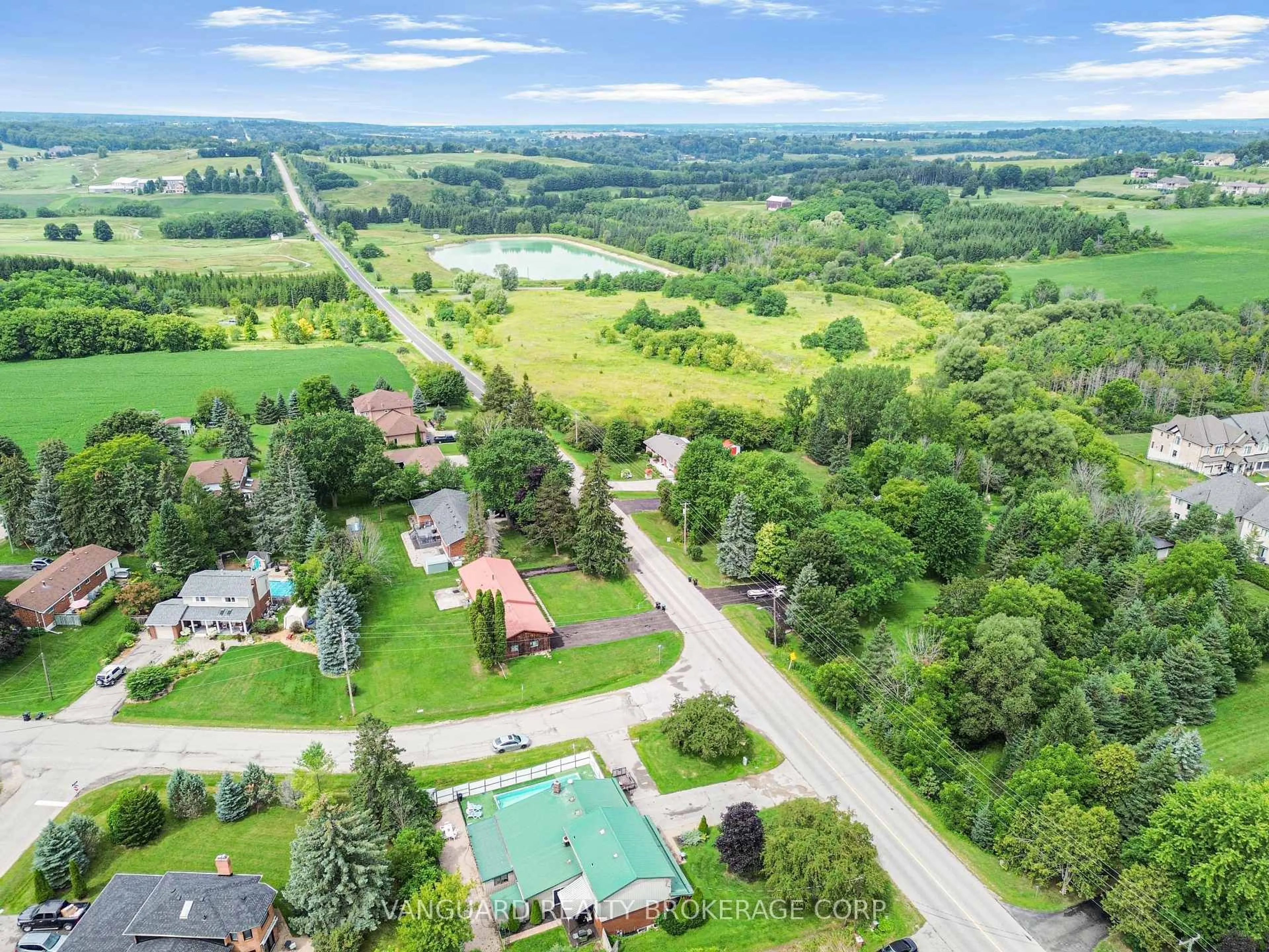 A pic from outside/outdoor area/front of a property/back of a property/a pic from drone, unknown for 4417 Concession 7, Bradford West Gwillimbury Ontario L0G 1B0
