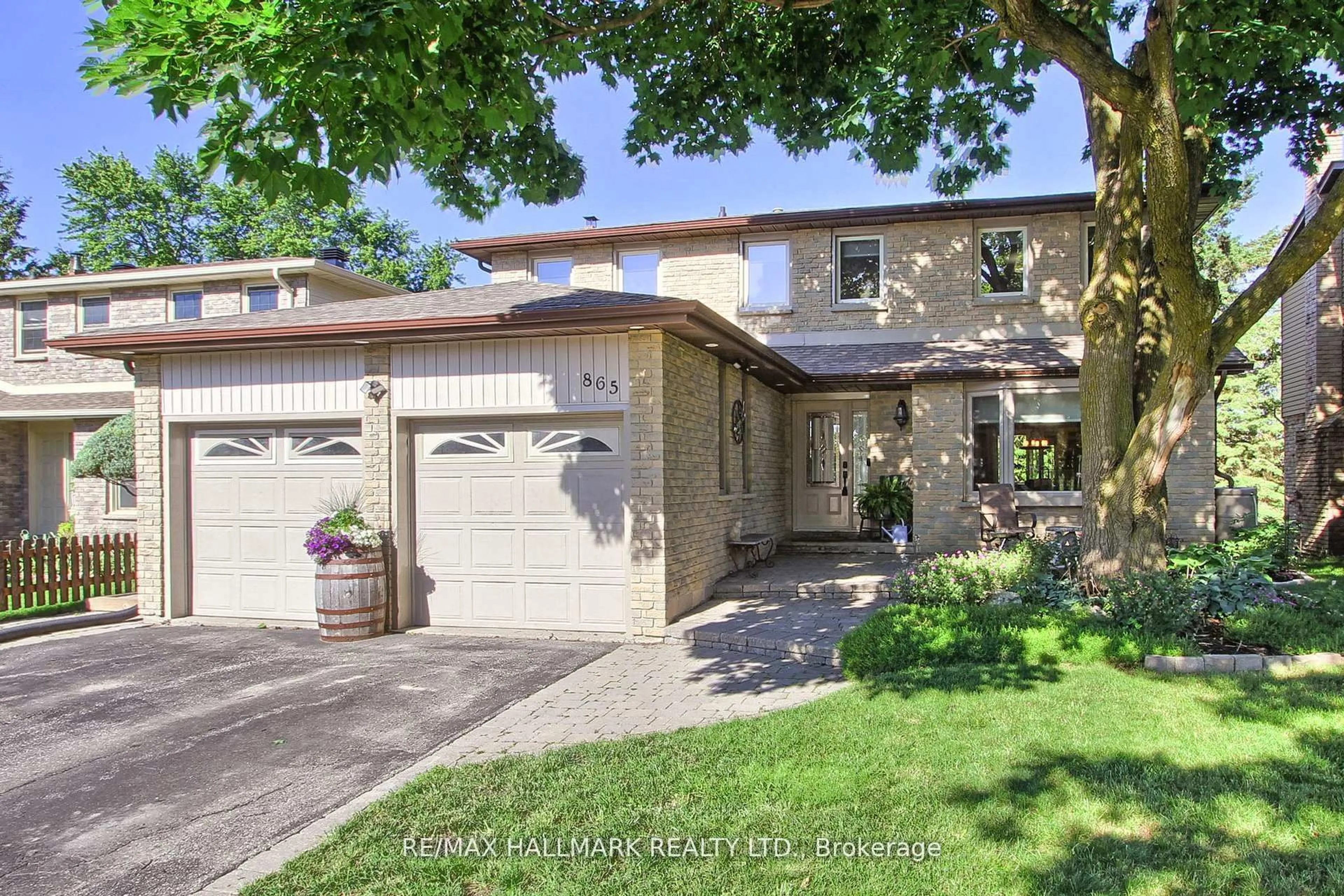 Home with brick exterior material, street for 865 Arnold Cres, Newmarket Ontario L3Y 2E4