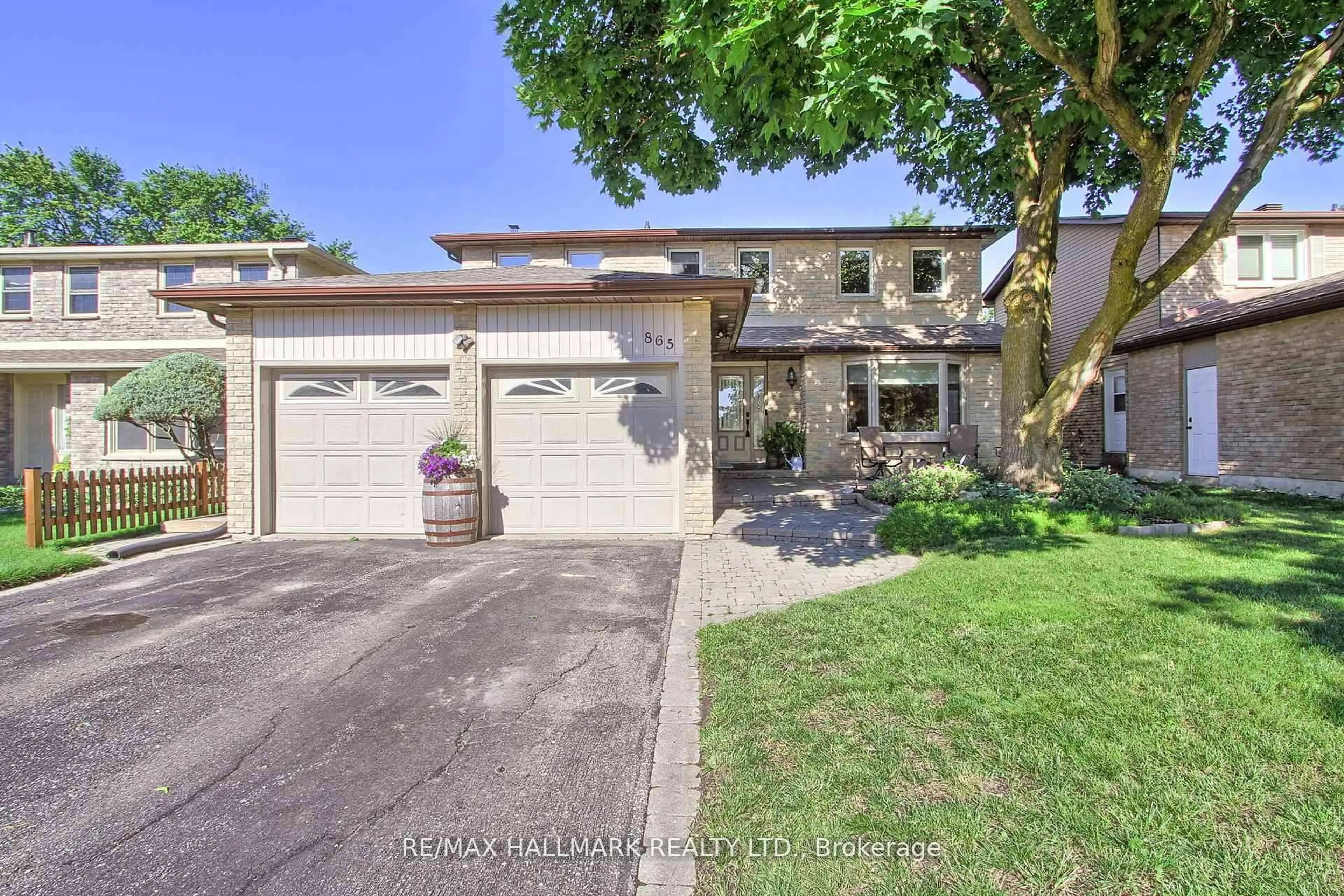 Home with brick exterior material, street for 865 Arnold Cres, Newmarket Ontario L3Y 2E4