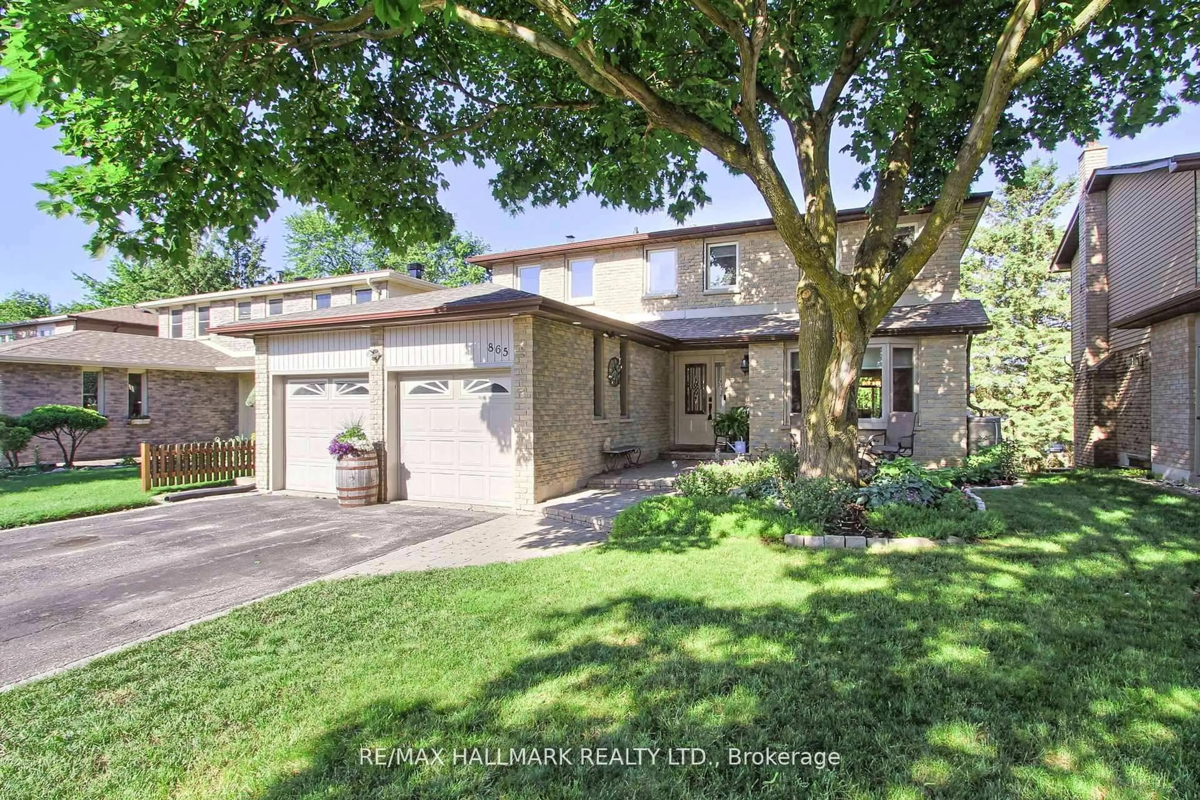 Home with brick exterior material, street for 865 Arnold Cres, Newmarket Ontario L3Y 2E4