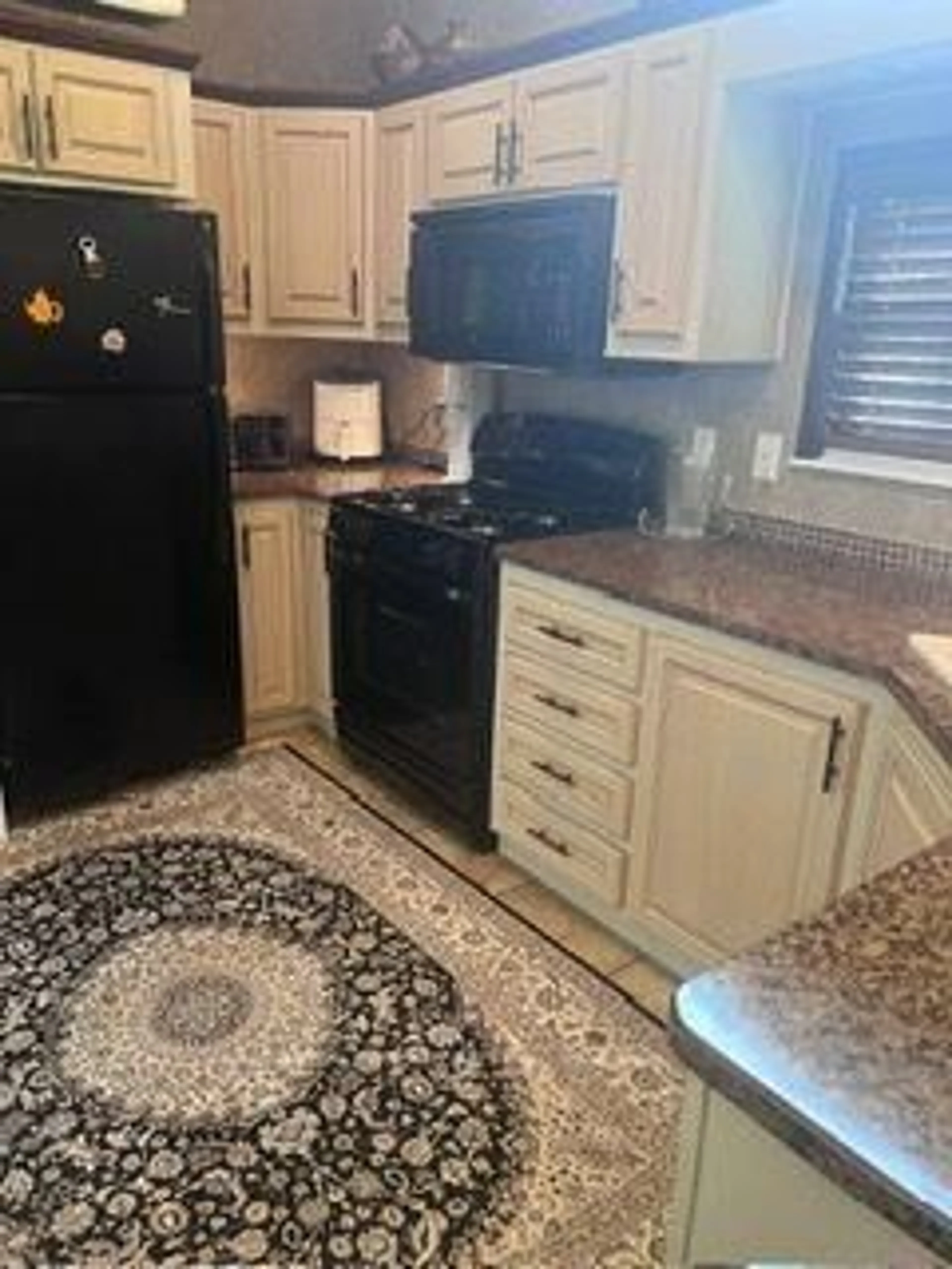 Standard kitchen, ceramic/tile floor for 15014 Ninth Line #Eastdale 24, Whitchurch-Stouffville Ontario L4A 2Y3