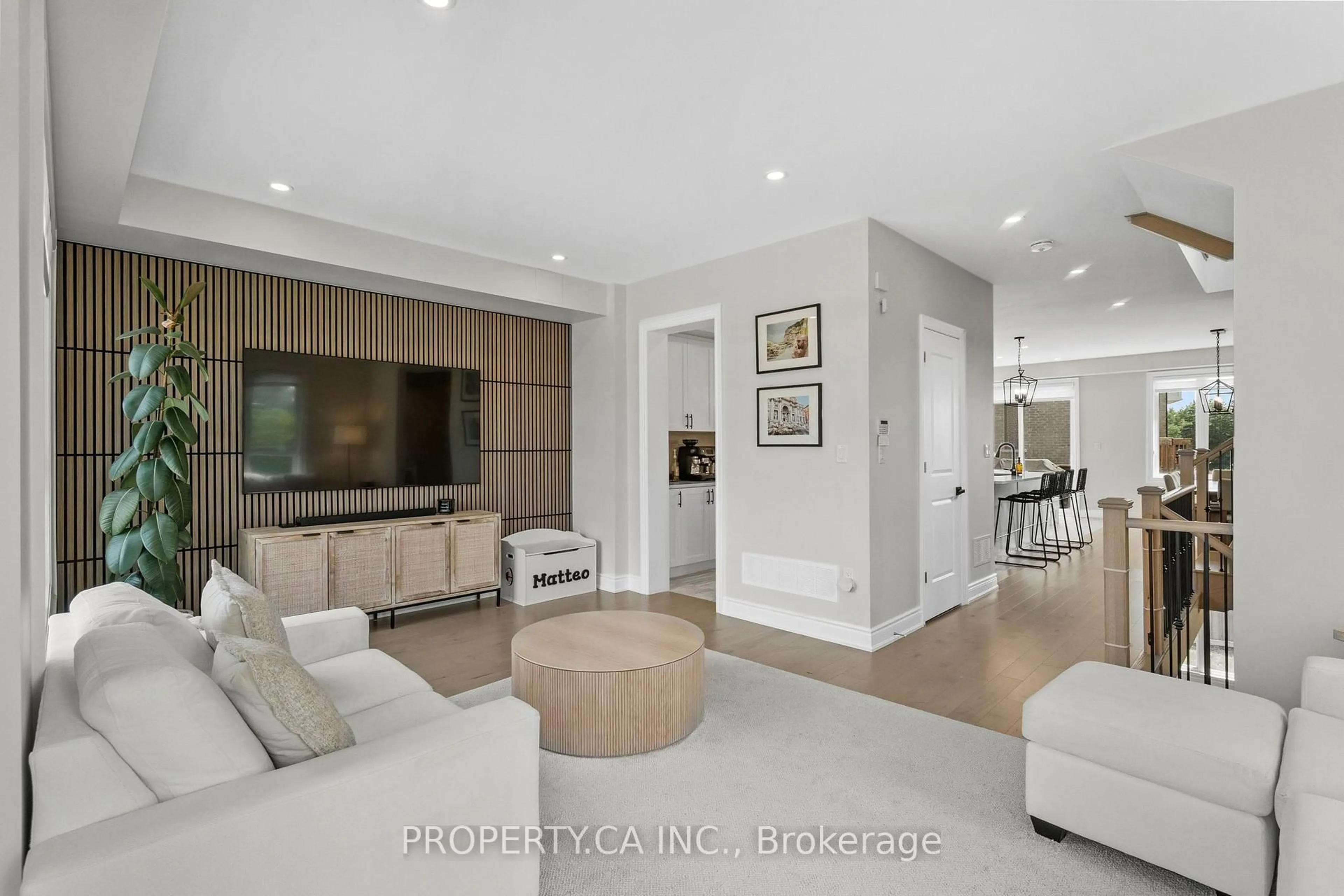 Home theater for 556 New England Crt, Newmarket Ontario L3X 0M5