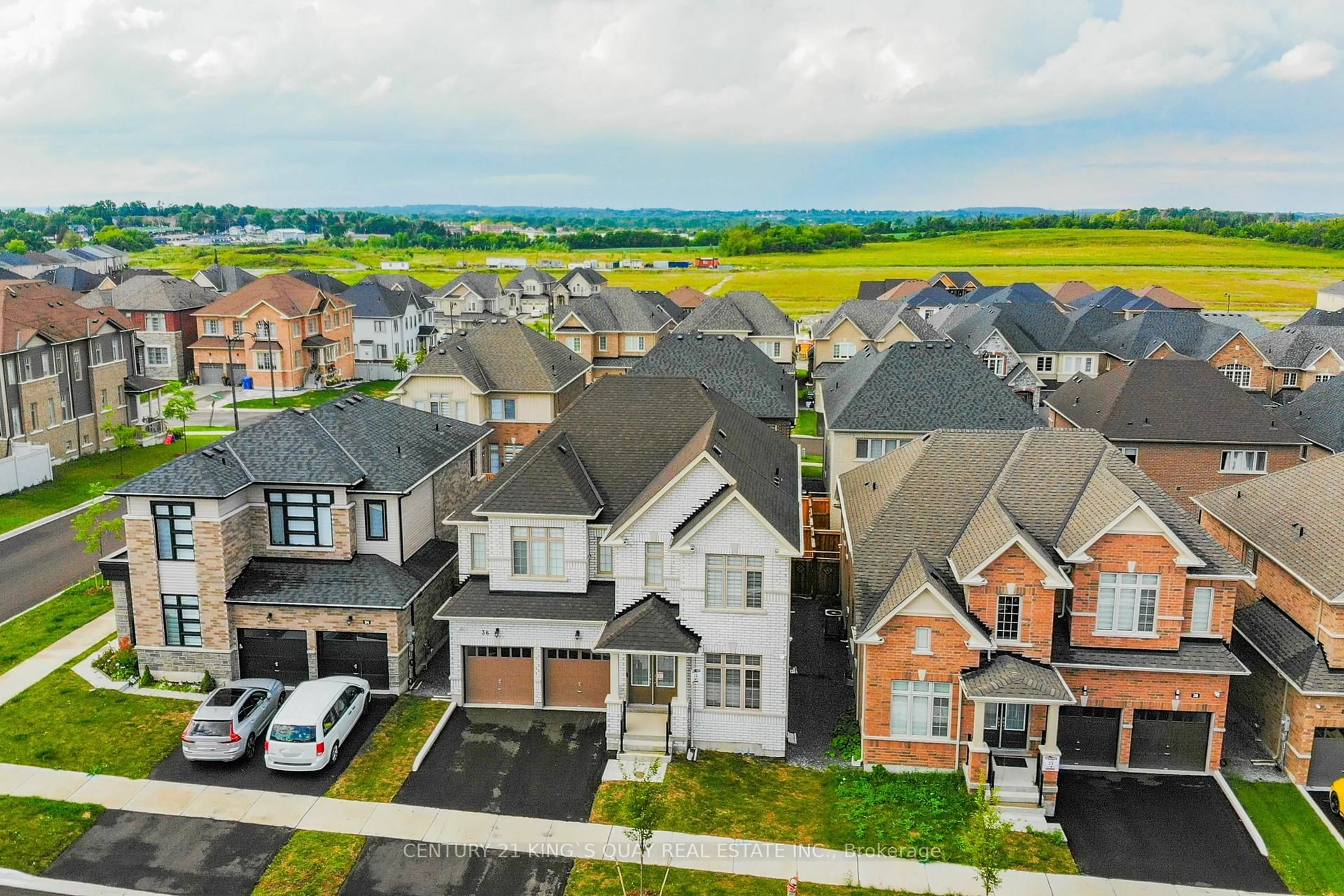 A pic from outside/outdoor area/front of a property/back of a property/a pic from drone, street for 36 Bostock Dr, Georgina Ontario L4P 0S5