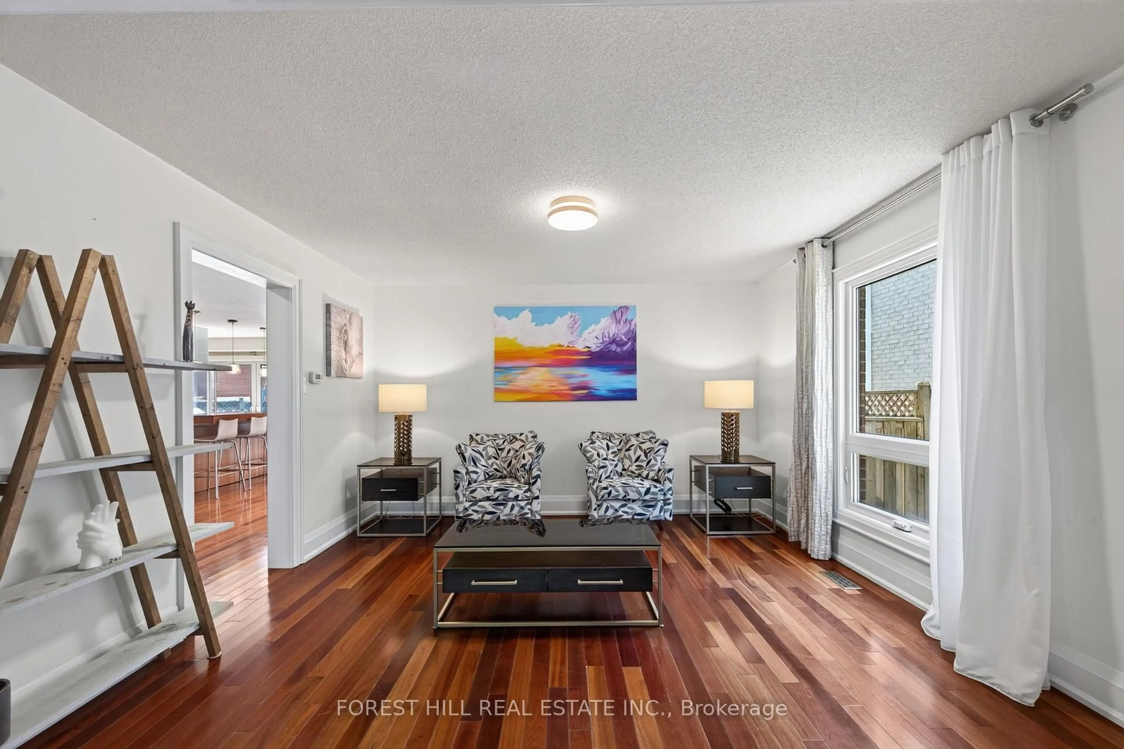 Living room with furniture, unknown for 38 Crystal Dr, Richmond Hill Ontario L4C 7Y4
