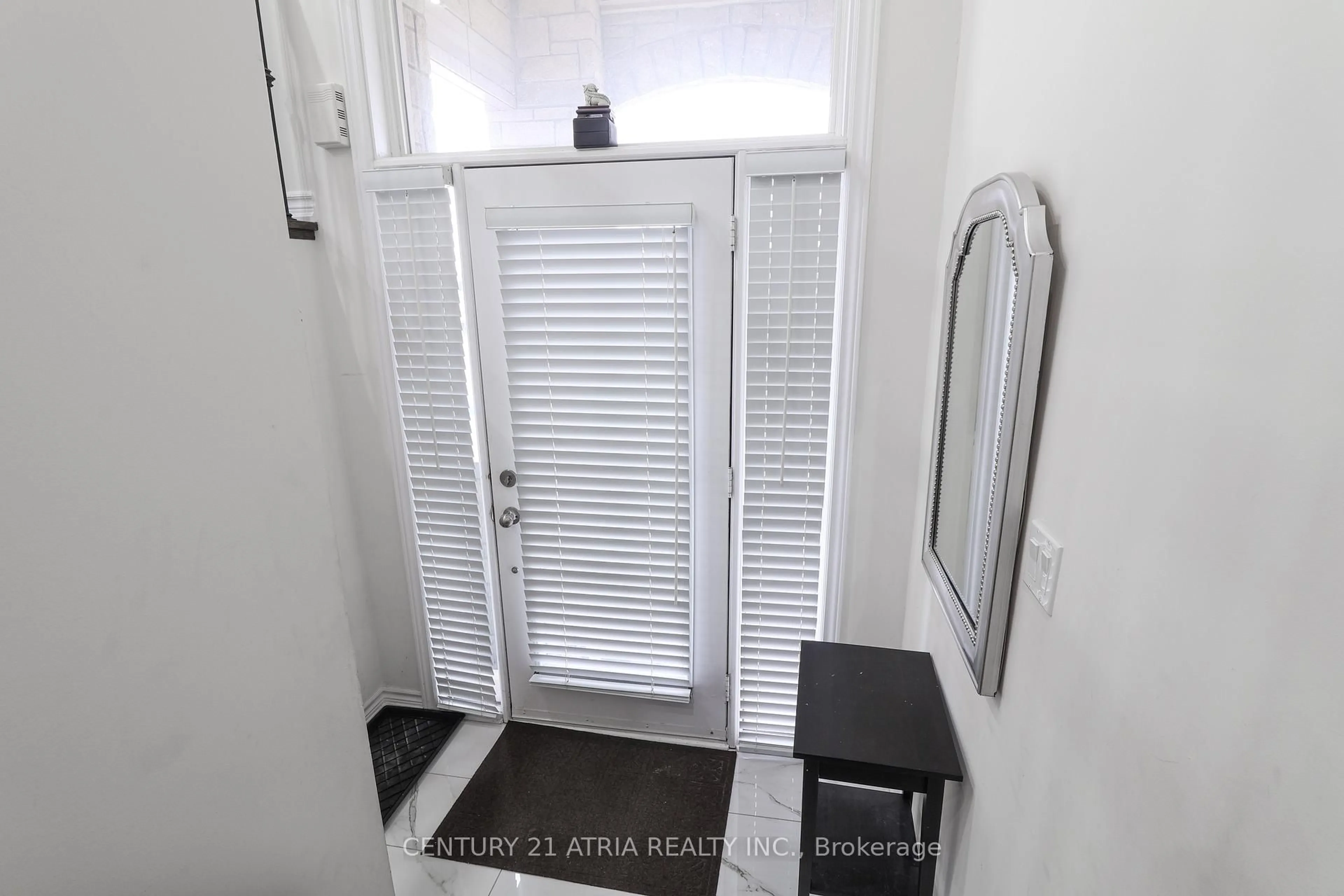 Indoor entryway for 134 Dundonnell Pl, Vaughan Ontario L4H 4R8