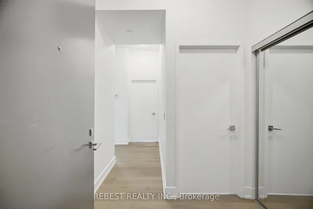 2916 Highway 7 Rd #502, Vaughan 4