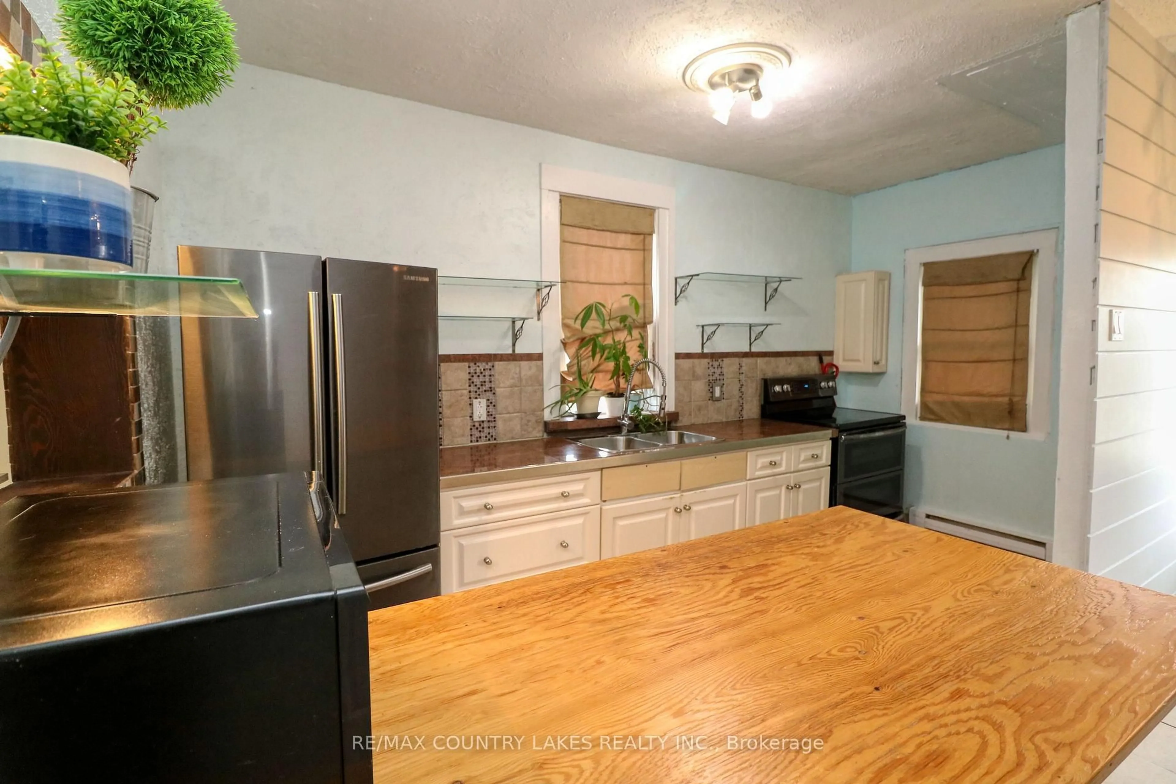Standard kitchen, unknown for 607 Simcoe St, Brock Ontario L0K 1A0