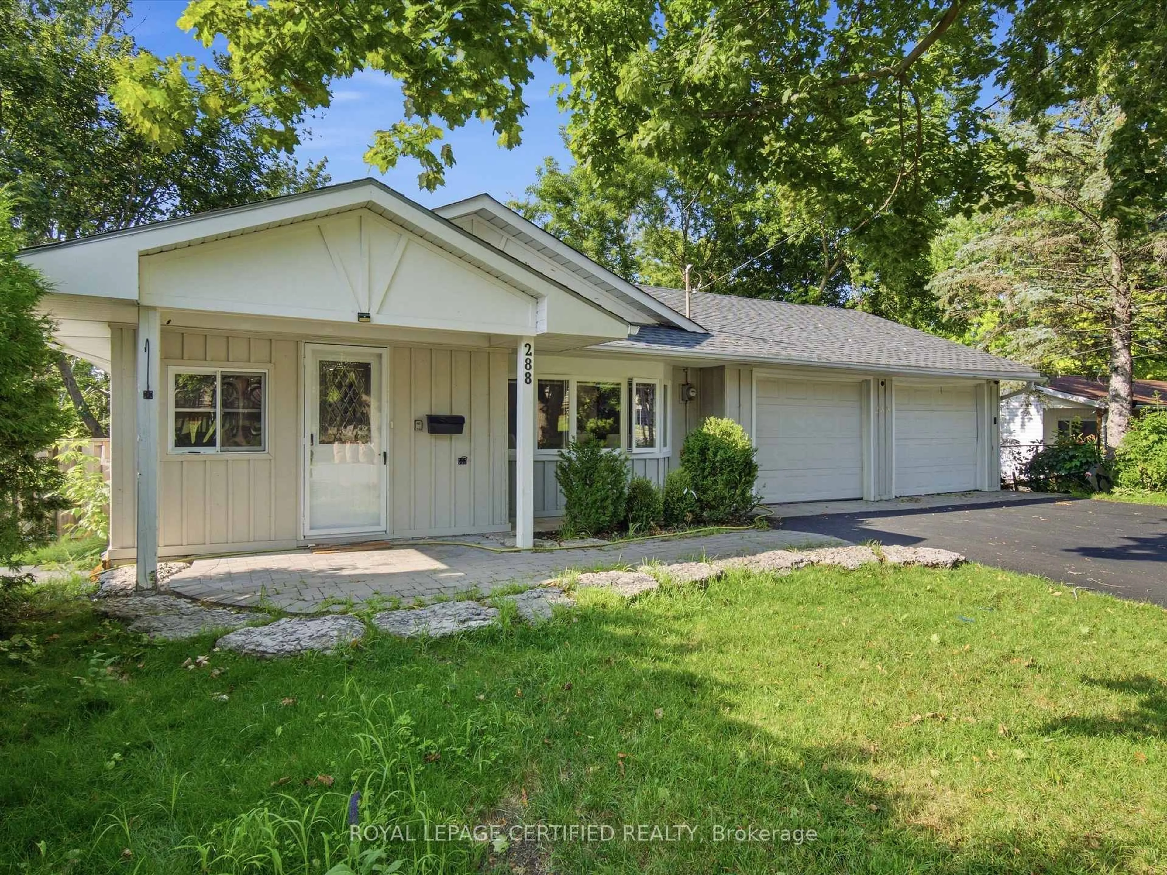 Home with vinyl exterior material, street for 288 Irene Dr, Georgina Ontario L4P 3B1