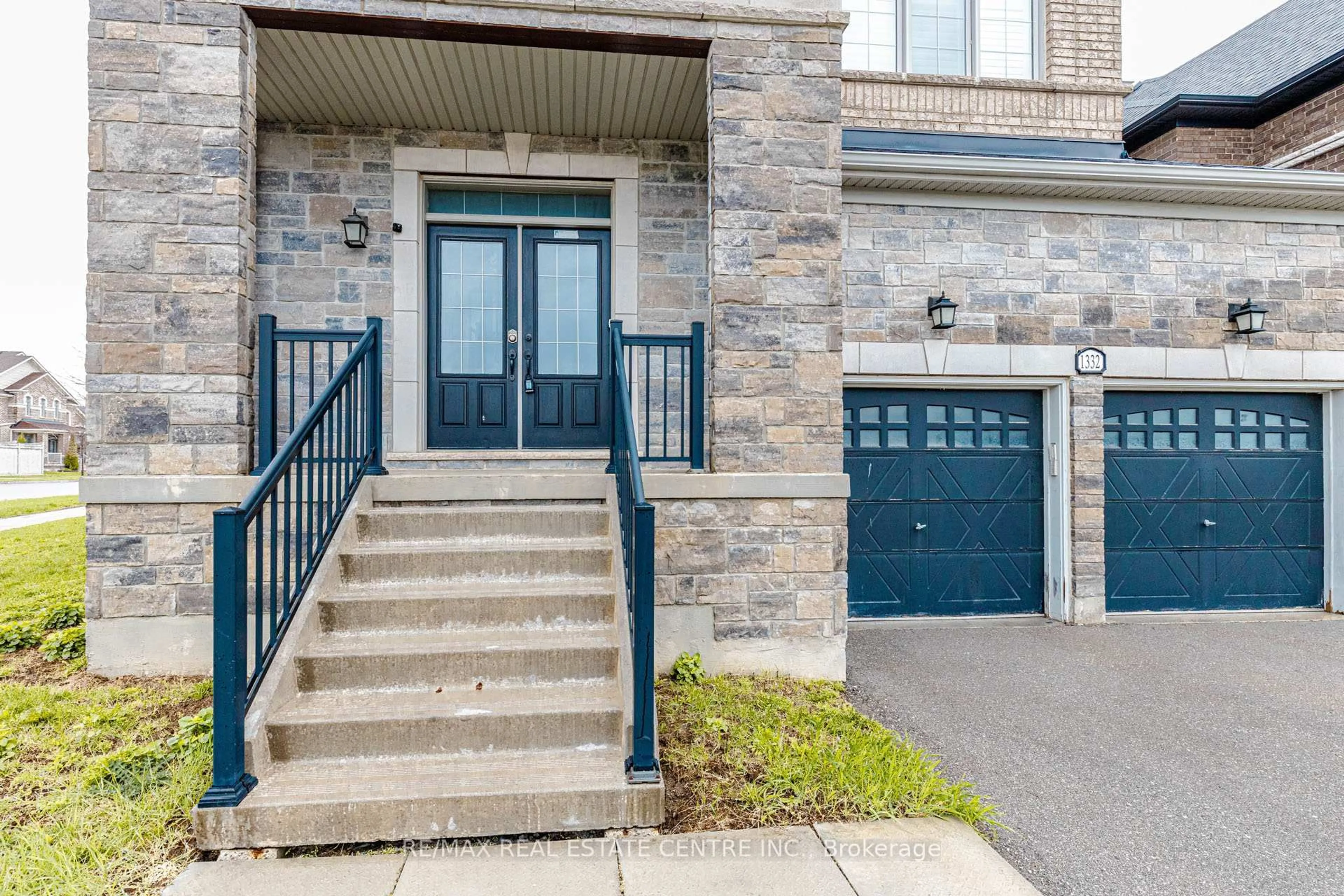 Unknown for 1332 Blackmore St, Innisfil Ontario L9S 0J8