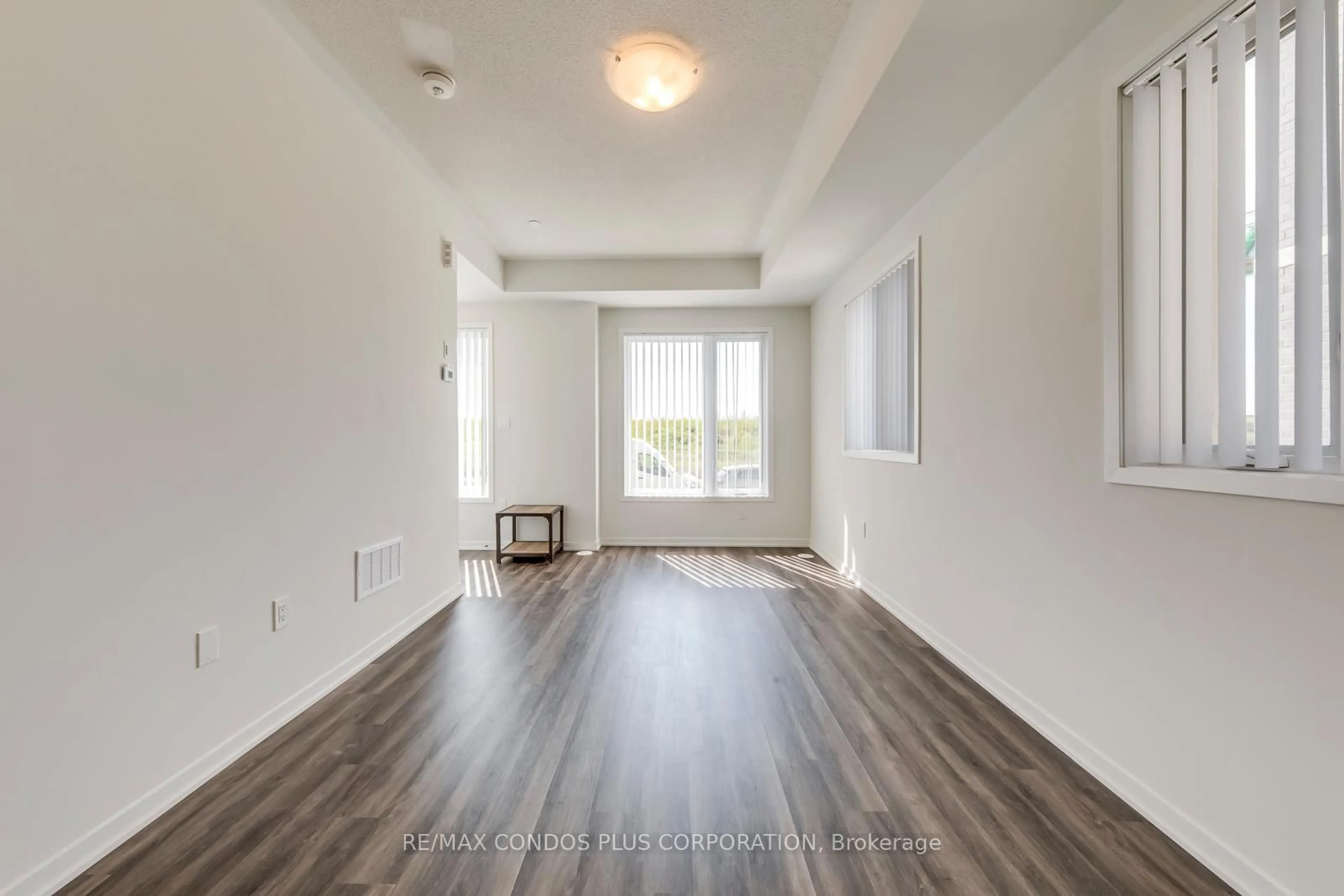 A pic of a room for 140 Honeycrisp Cres #281, Vaughan Ontario L4K 0N7