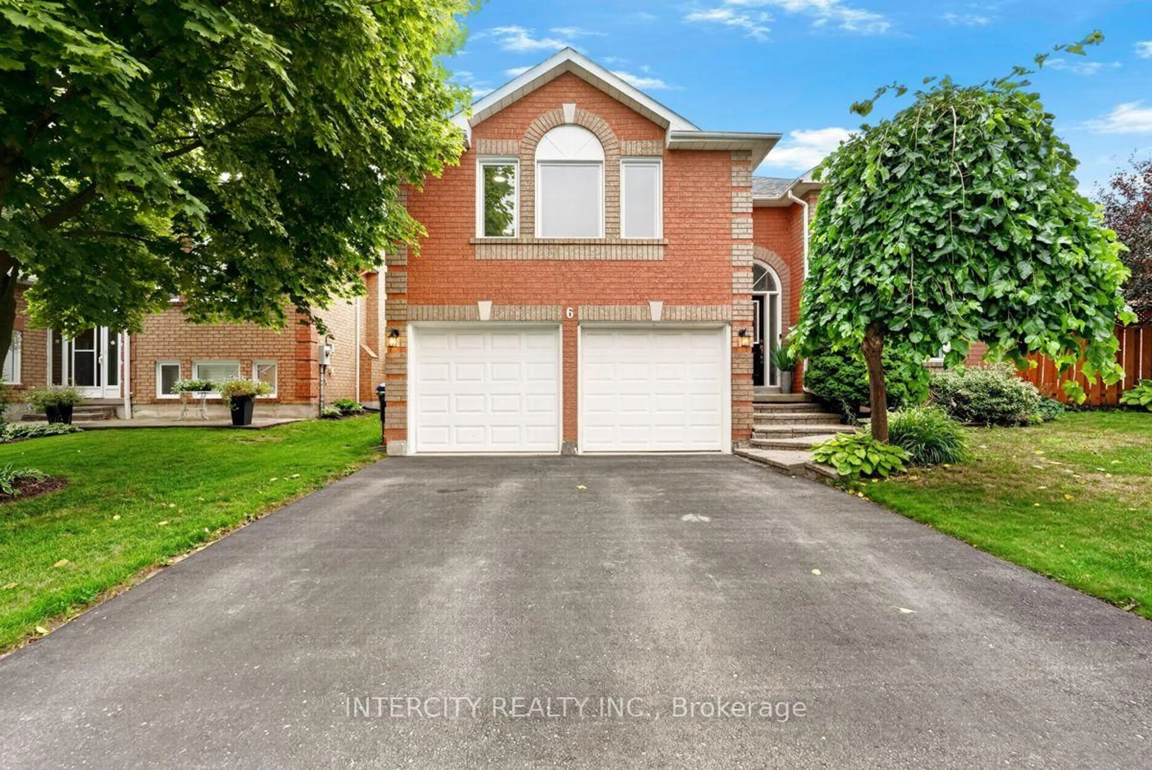 Home with brick exterior material, street for 6 Compton Cres, Bradford West Gwillimbury Ontario L3Z 2X5