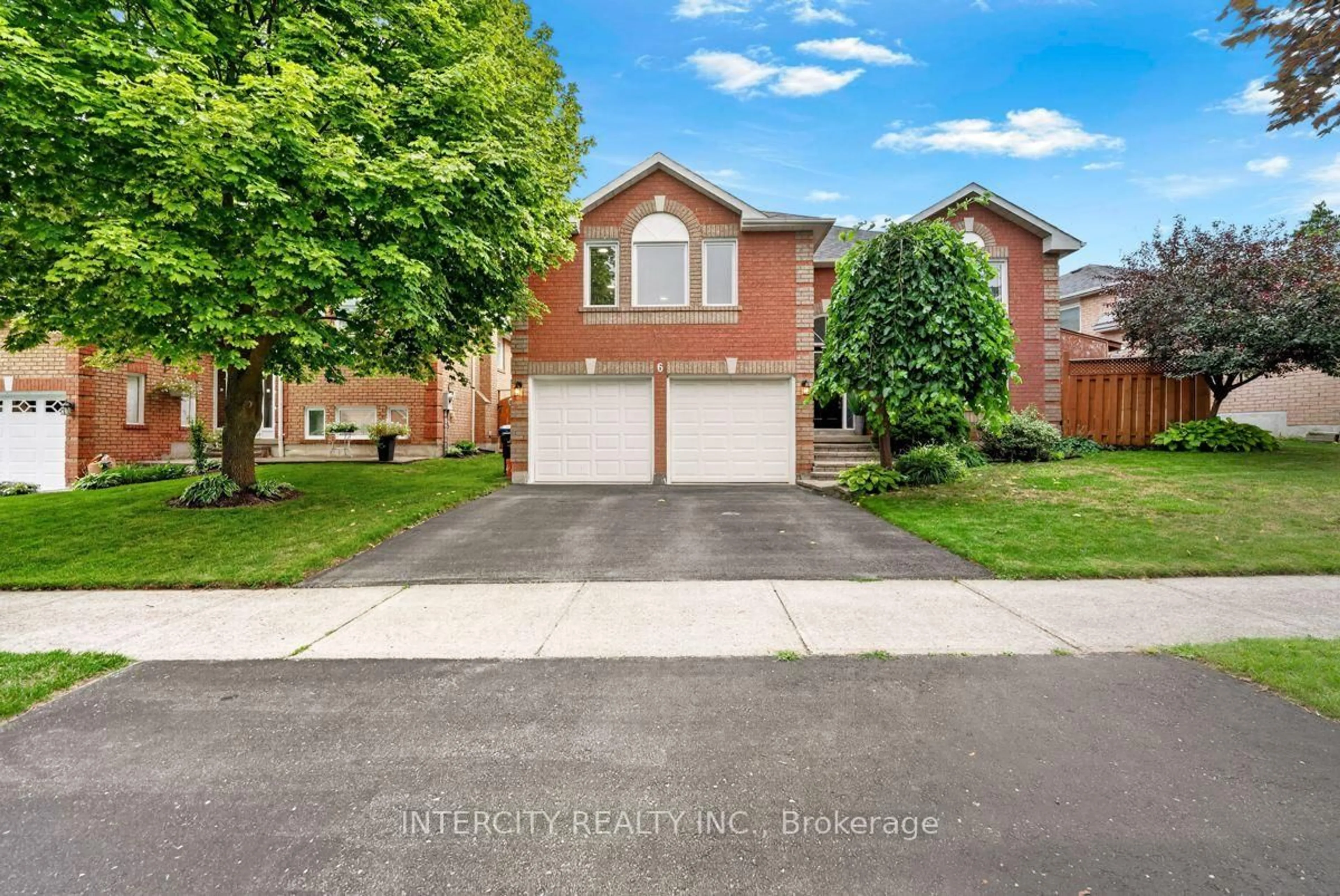 Home with brick exterior material, street for 6 Compton Cres, Bradford West Gwillimbury Ontario L3Z 2X5