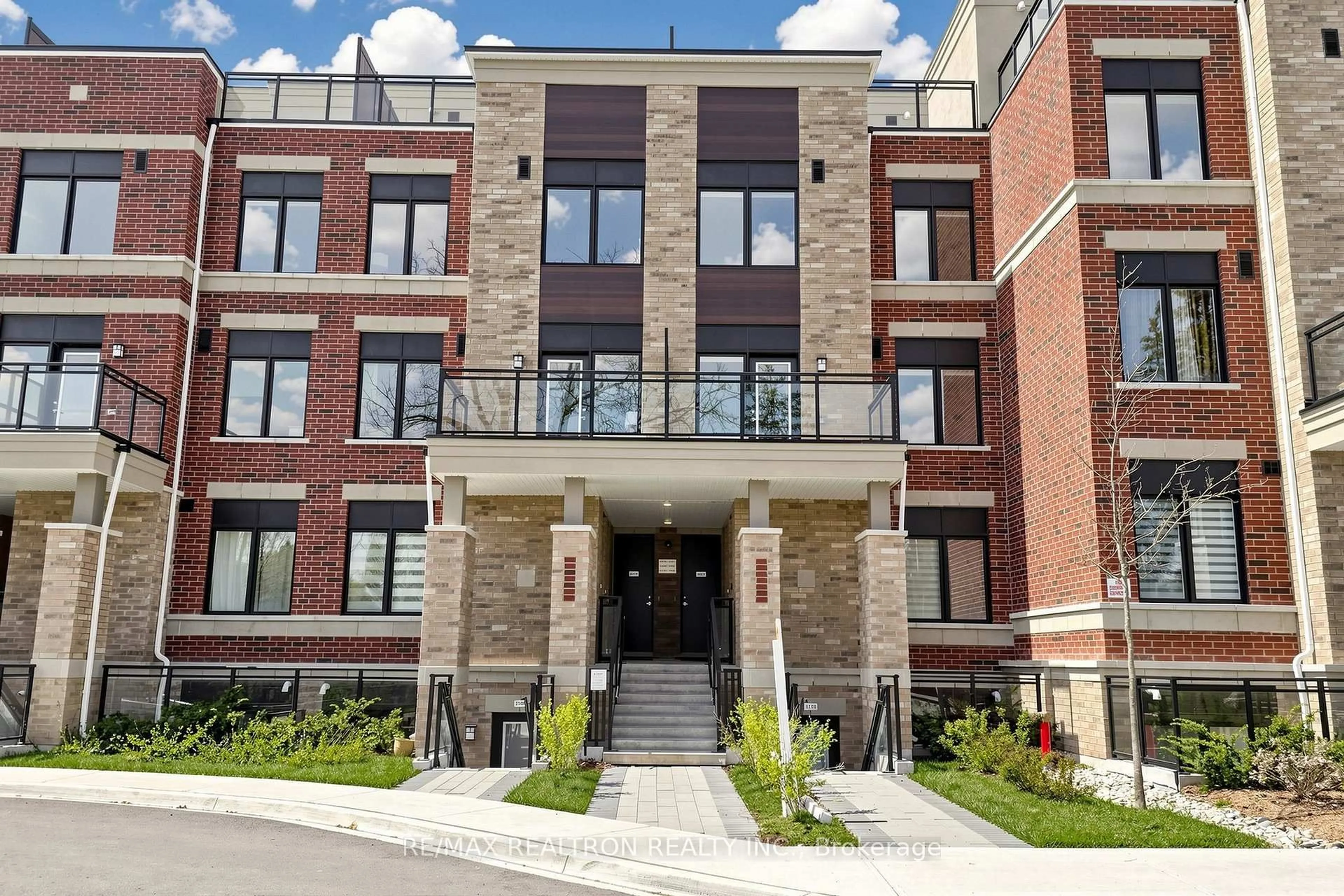 Home with brick exterior material, building for 60 Elizabeth St #3405, Richmond Hill Ontario L4C 5W2