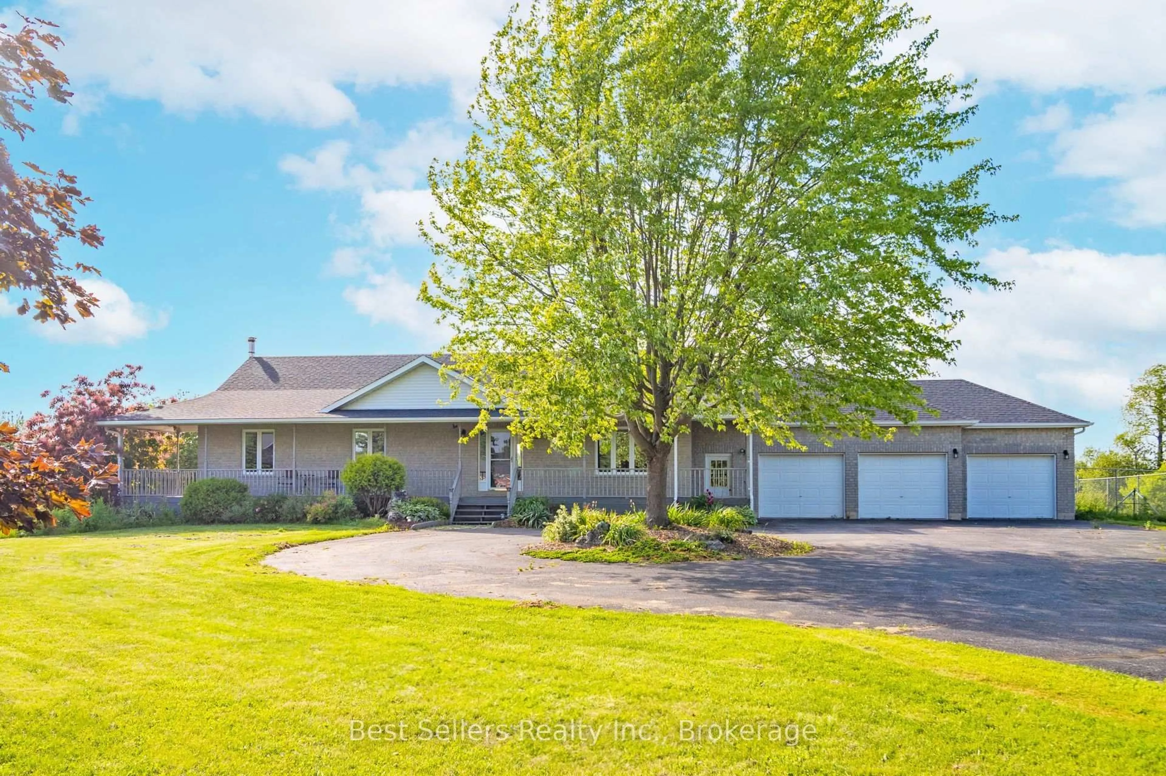 A pic from outside/outdoor area/front of a property/back of a property/a pic from drone, unknown for 14 Pioneer Ridge Crt, Essa Ontario L0L 1N0