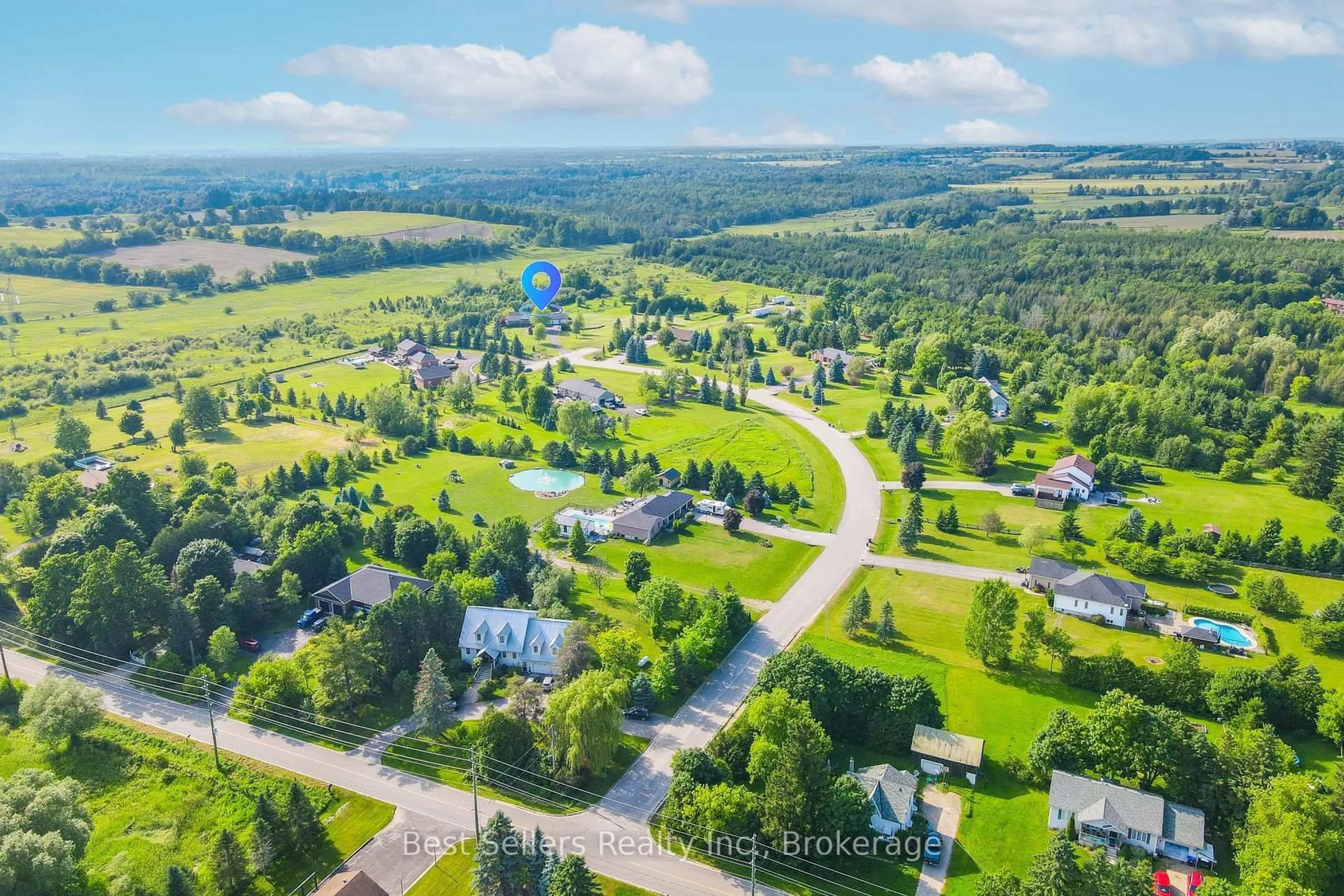 A pic from outside/outdoor area/front of a property/back of a property/a pic from drone, unknown for 14 Pioneer Ridge Crt, Essa Ontario L0L 1N0