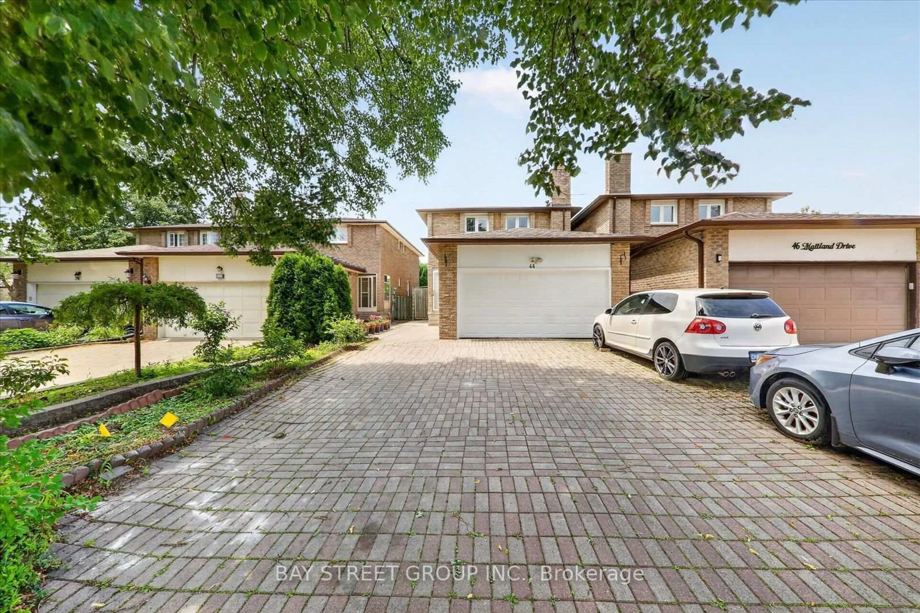 A pic from outside/outdoor area/front of a property/back of a property/a pic from drone, street for 44 MAITLAND Ave, Markham Ontario L3R 4M7