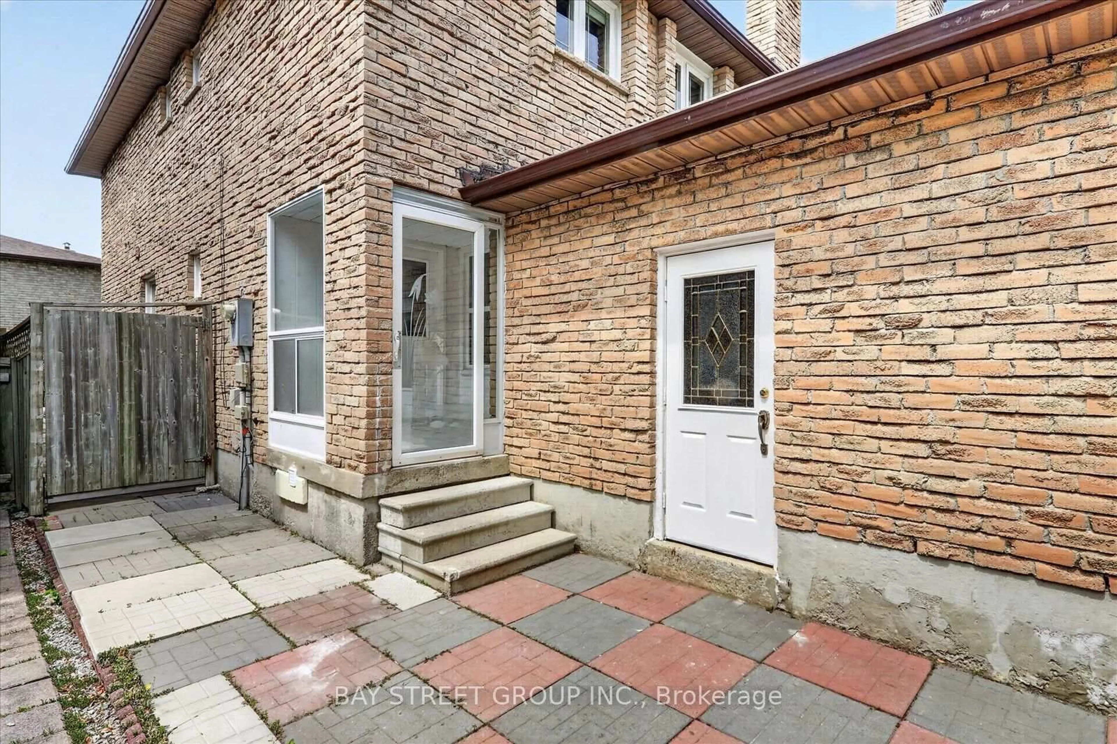 Home with brick exterior material, street for 44 MAITLAND Ave, Markham Ontario L3R 4M7