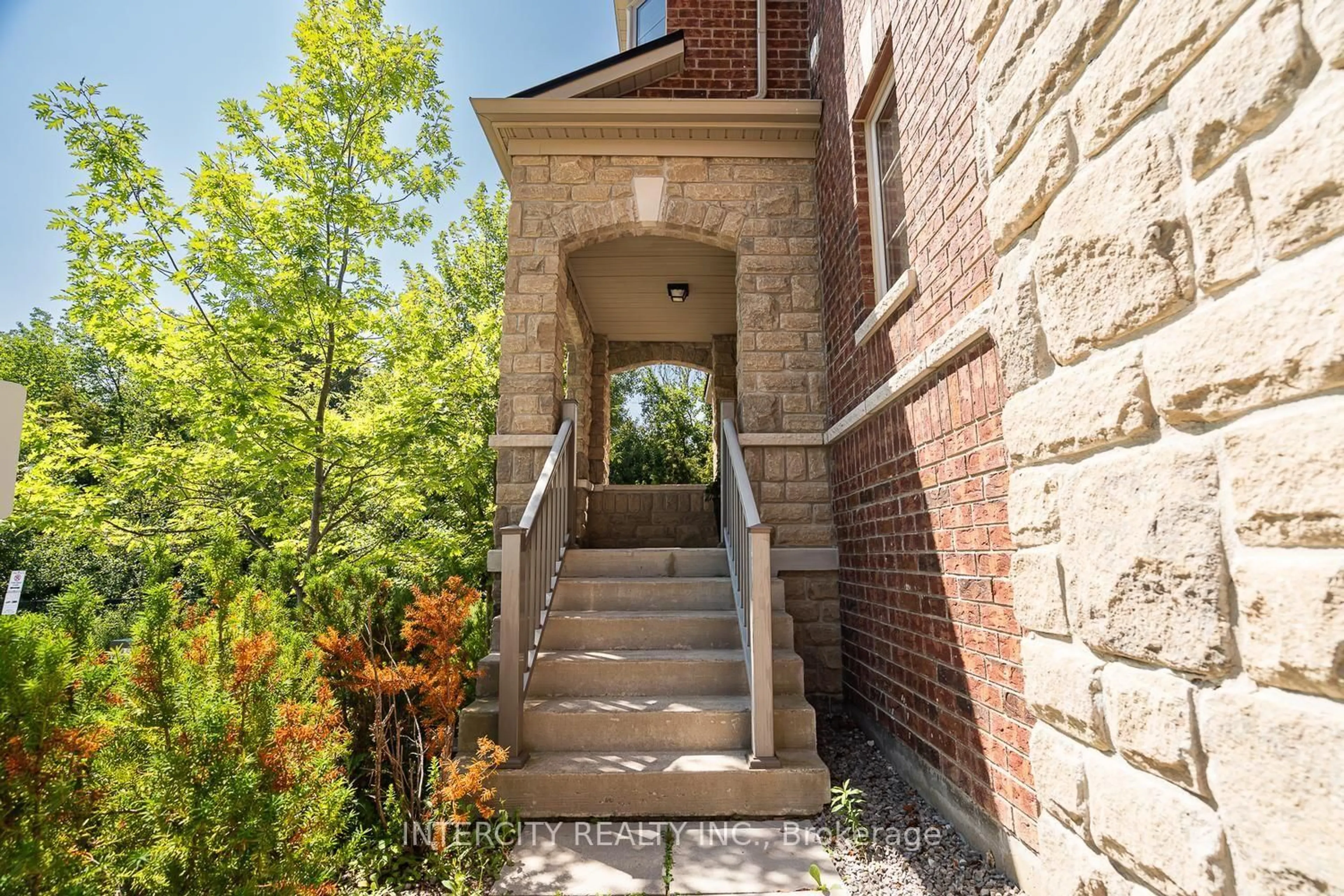 Home with brick exterior material, building for 1331 Major Mackenzie Dr #116, Vaughan Ontario L6A 4W4