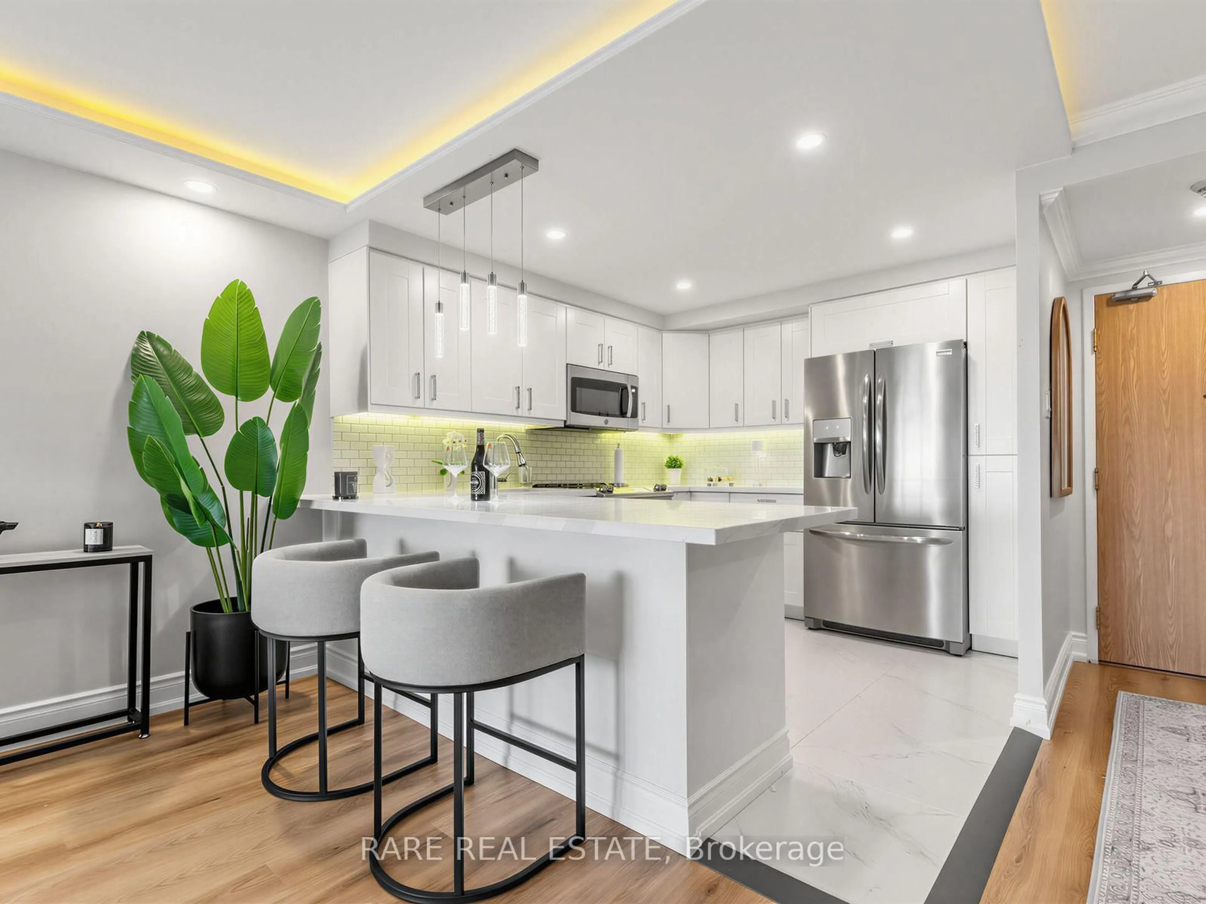 Open concept kitchen, unknown for 7601 Bathurst St #710, Vaughan Ontario L4J 4H5