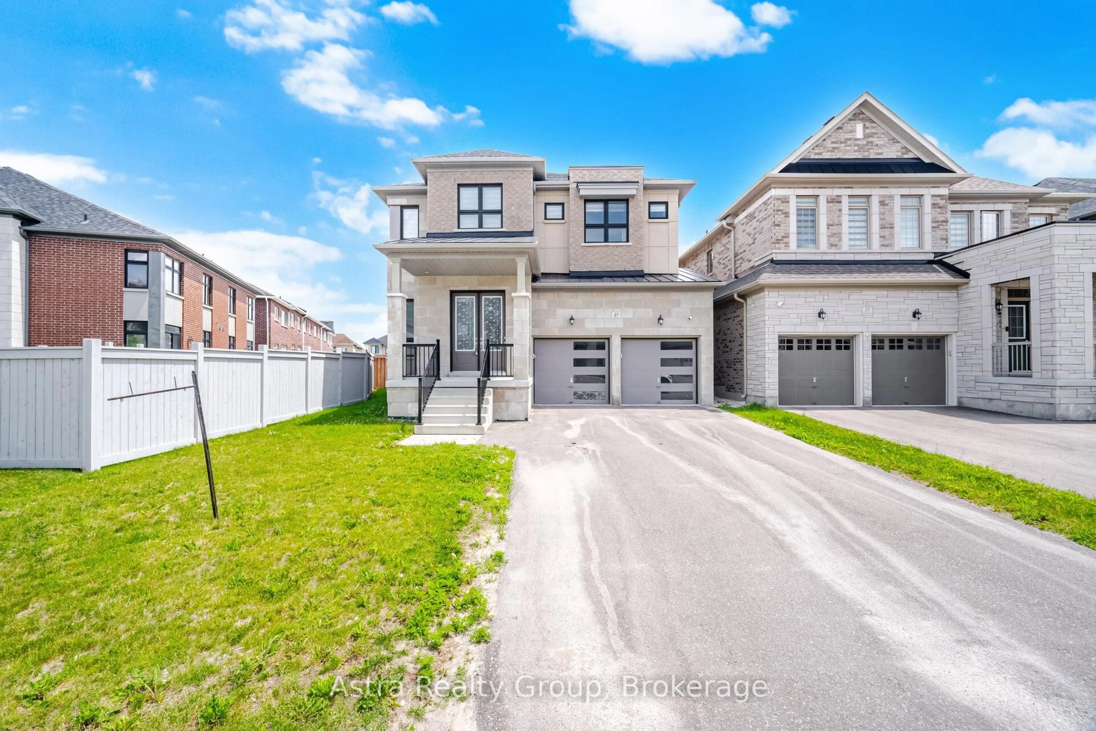 Home with brick exterior material, street for 49 Westlake Cres, Bradford West Gwillimbury Ontario L3Z 4K4