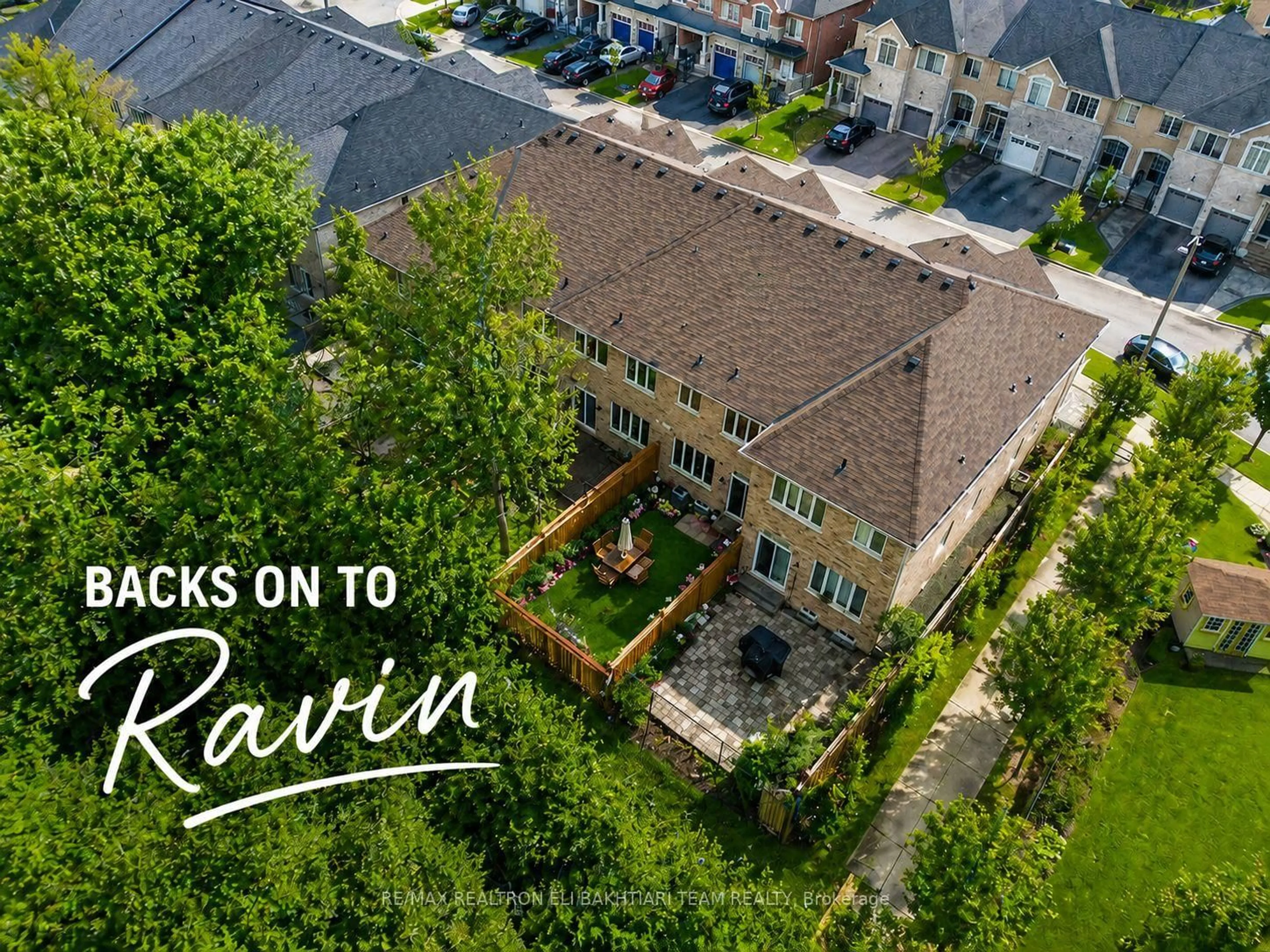 A pic from outside/outdoor area/front of a property/back of a property/a pic from drone, unknown for 96 Port Arthur Cres, Richmond Hill Ontario L4E 0Z9