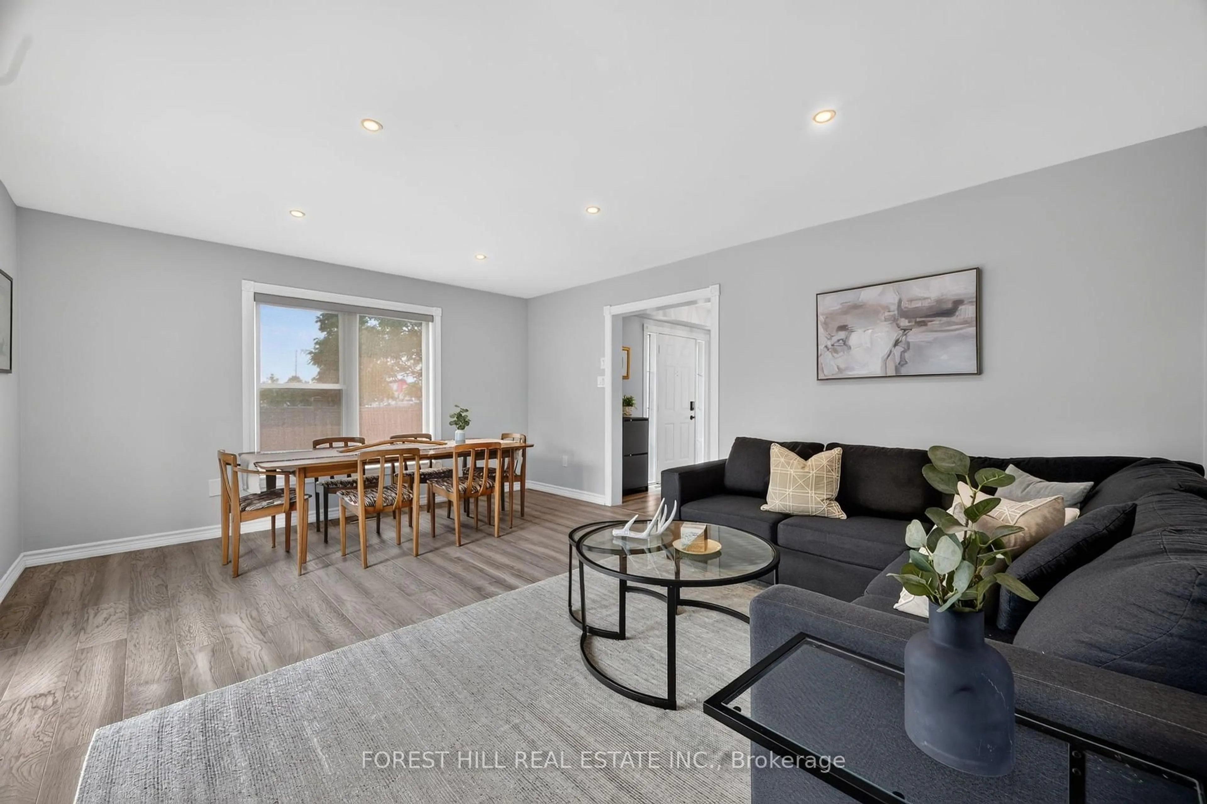 Living room with furniture, unknown for 1 Teahouse Rd, Vaughan Ontario L4L 8Y5