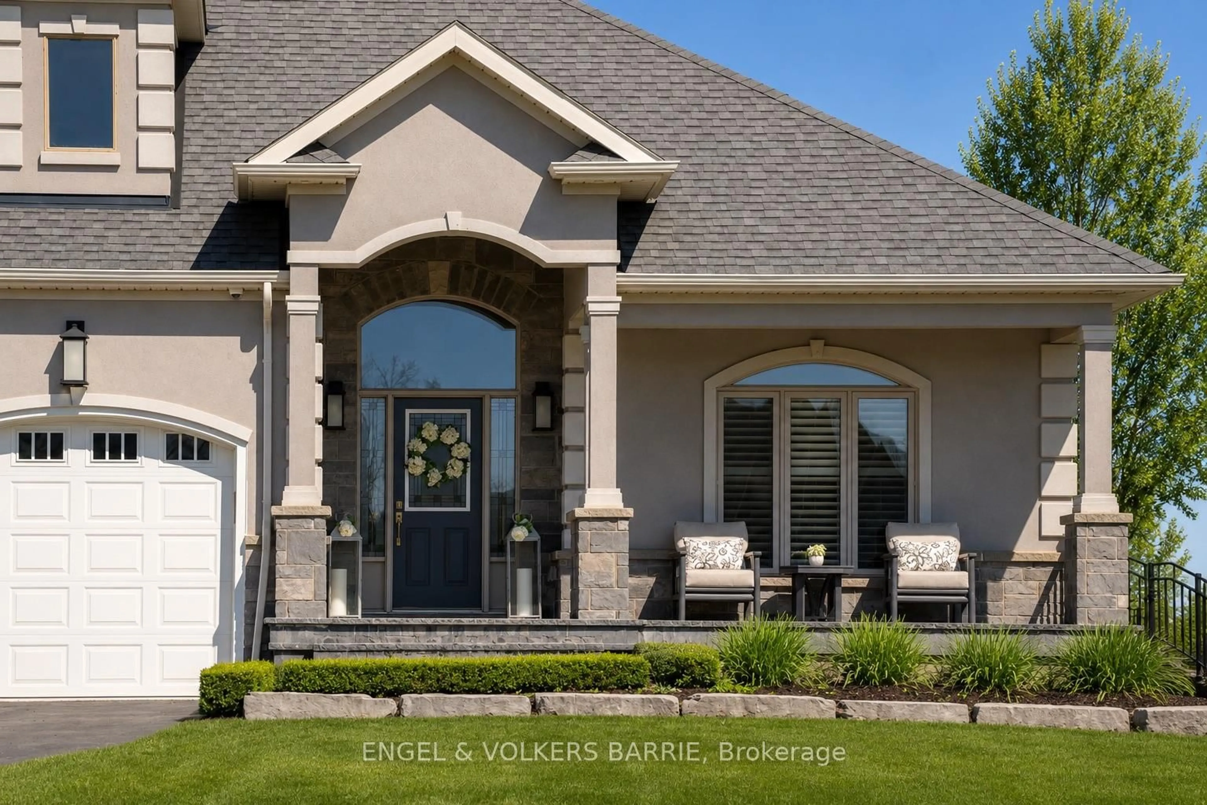 Home with brick exterior material, street for 327 Sunnybrae Ave, Innisfil Ontario L9S 0K9