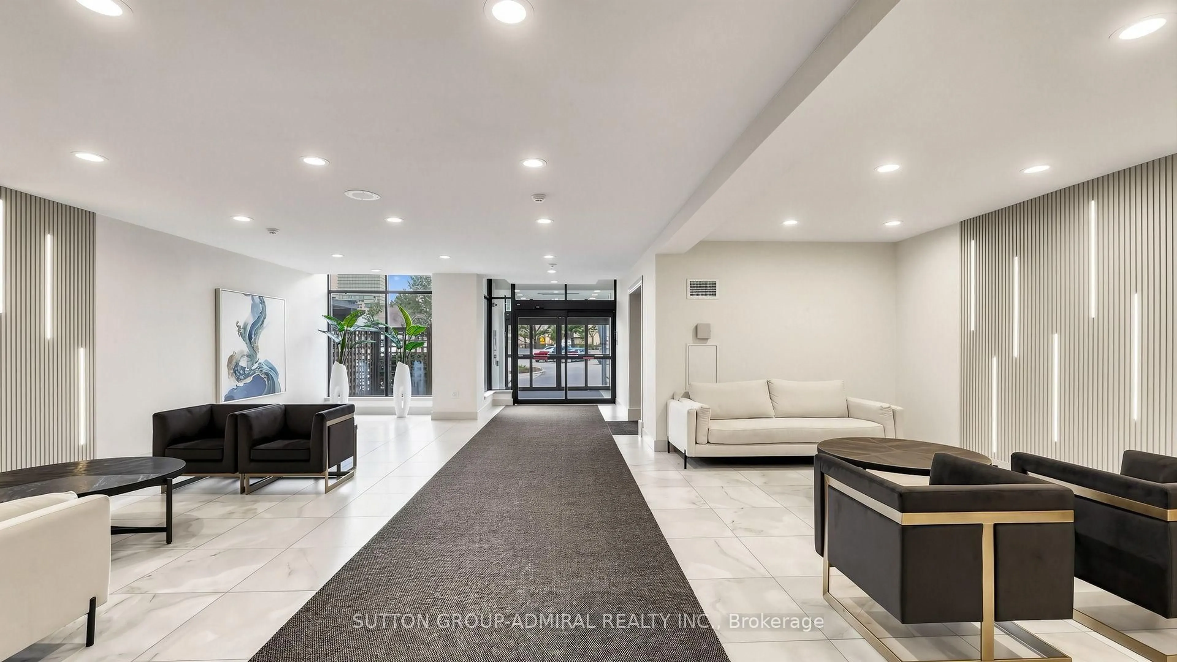 Lobby for 32 Clarissa Dr #1516, Richmond Hill Ontario L4C 9R7