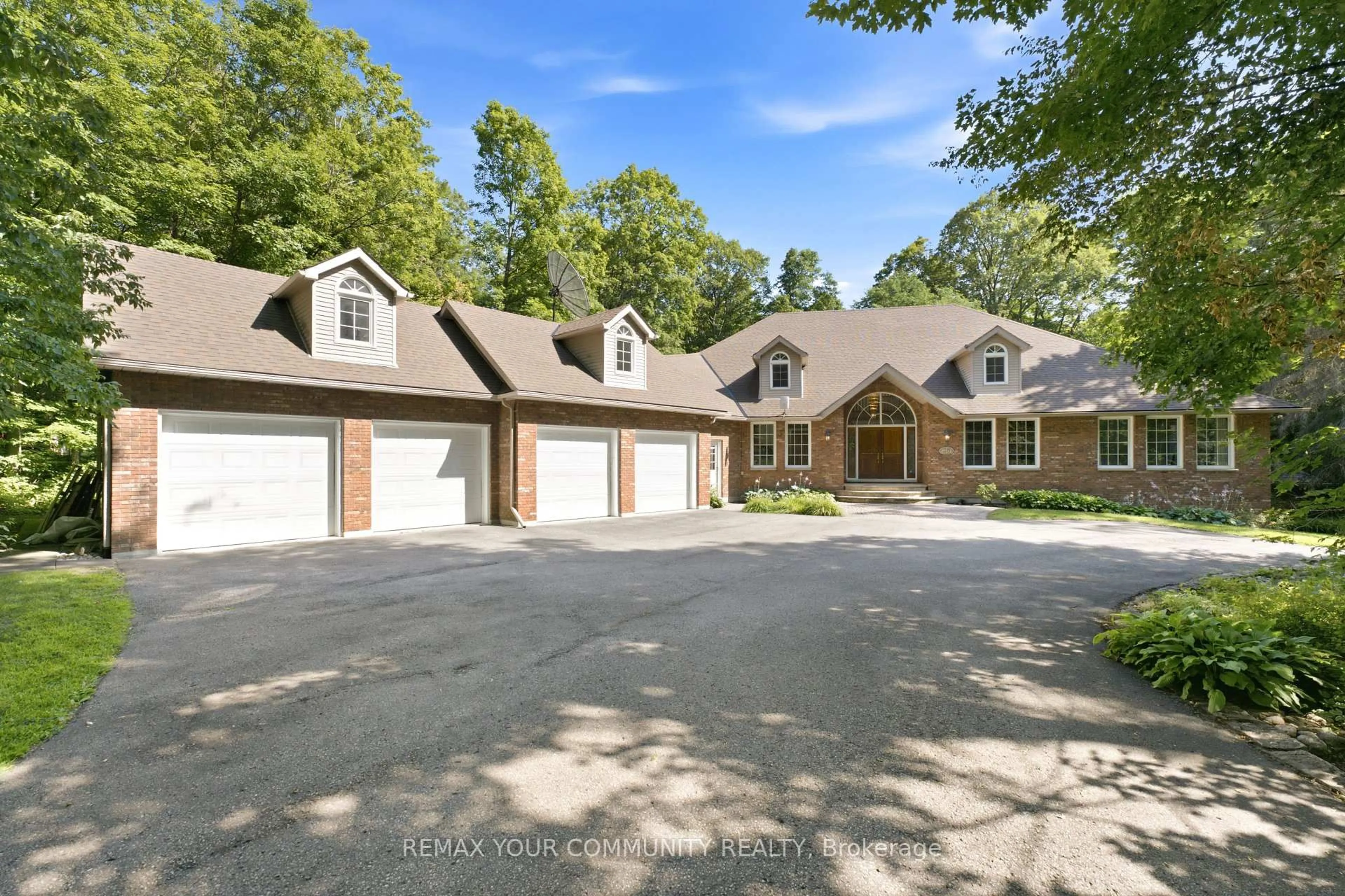 A pic from outside/outdoor area/front of a property/back of a property/a pic from drone, unknown for 38 Hill Country Dr, Whitchurch-Stouffville Ontario L4A 3T2