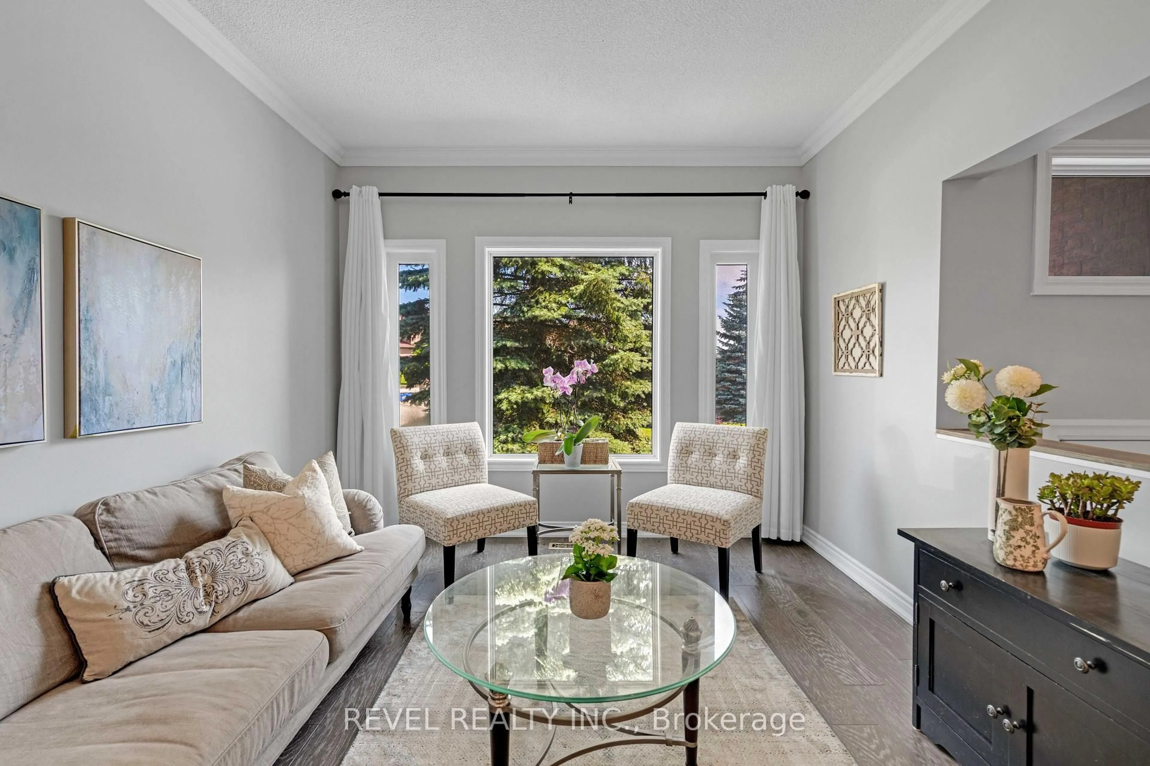 Living room with furniture, unknown for 83 Depeuter Cres, Bradford West Gwillimbury Ontario L3Z 3A2