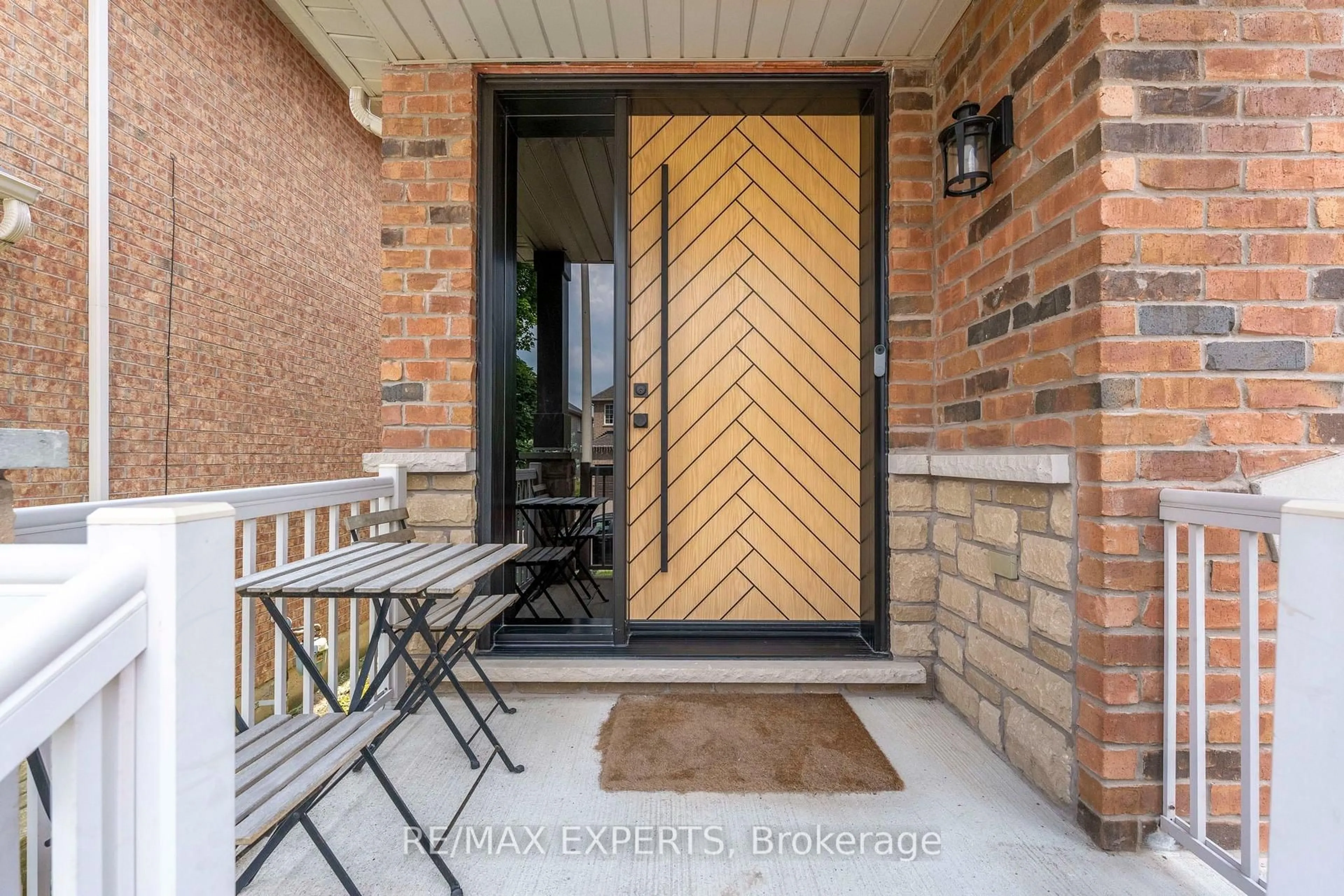 Indoor entryway for 108 Westolivia Tr, Vaughan Ontario L4J 0C2