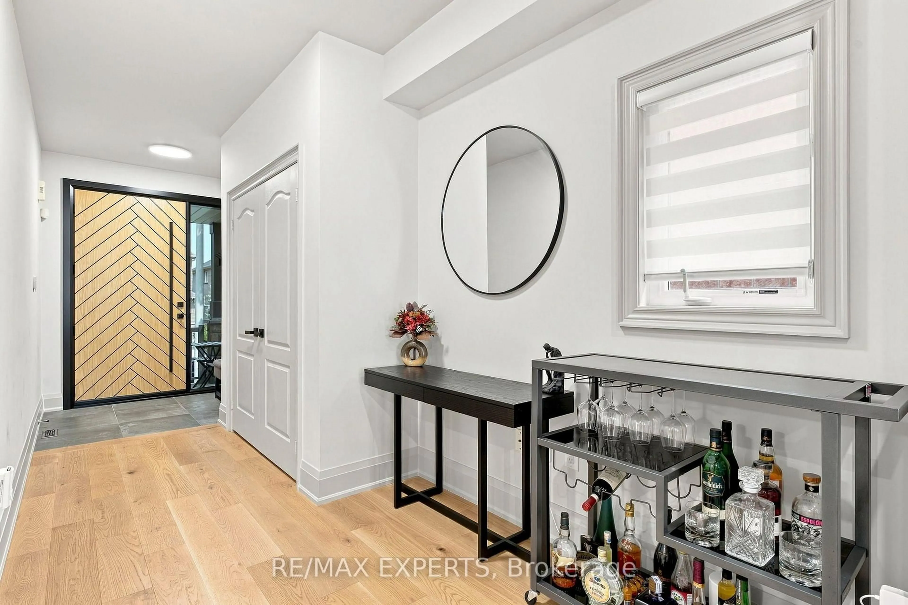 Indoor entryway for 108 Westolivia Tr, Vaughan Ontario L4J 0C2