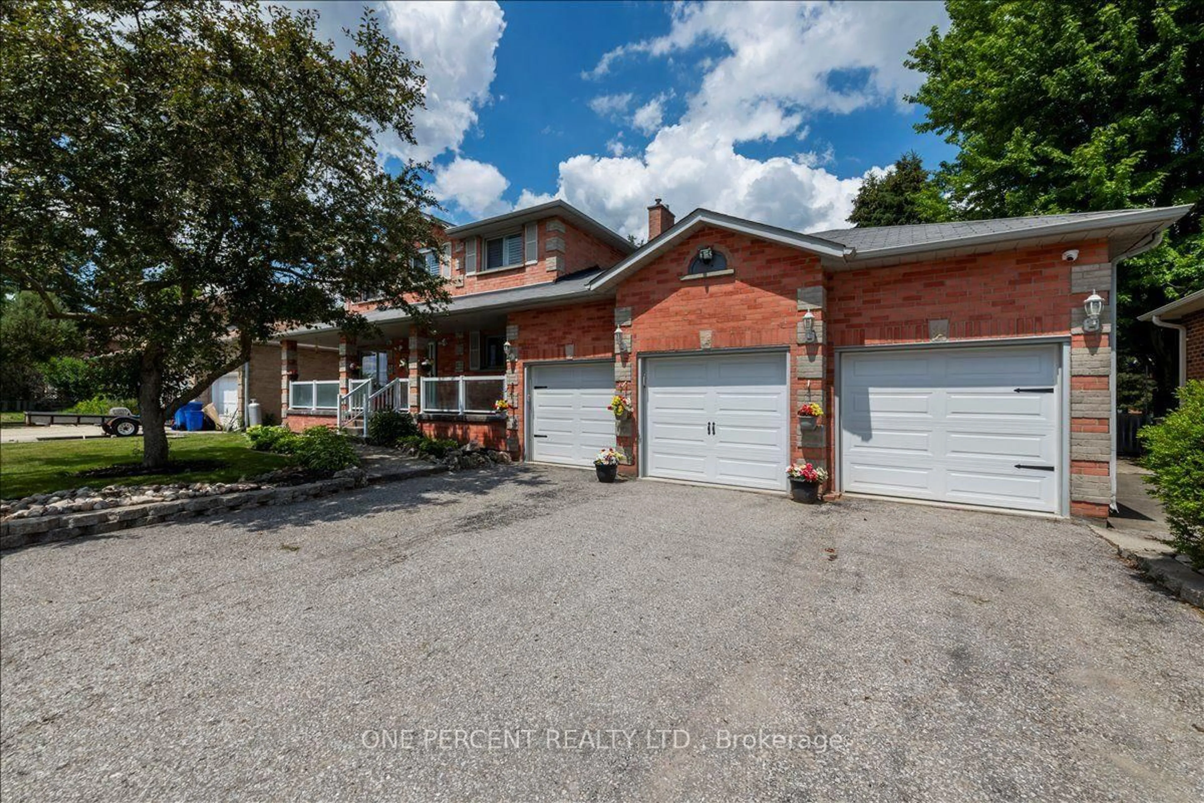 Home with brick exterior material, street for 101 Toll Rd, East Gwillimbury Ontario L9N 1G7