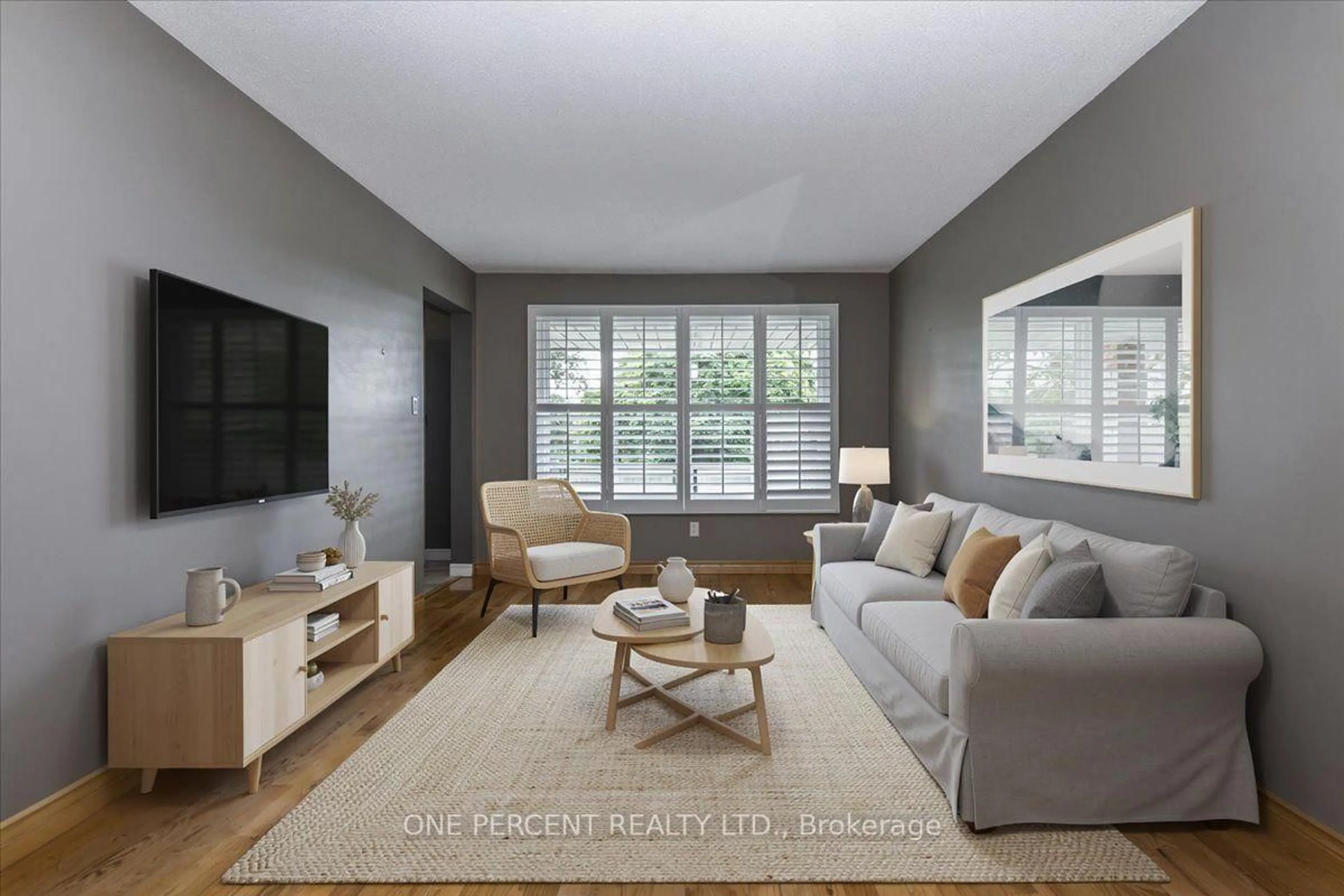 Living room with furniture, unknown for 101 Toll Rd, East Gwillimbury Ontario L9N 1G7