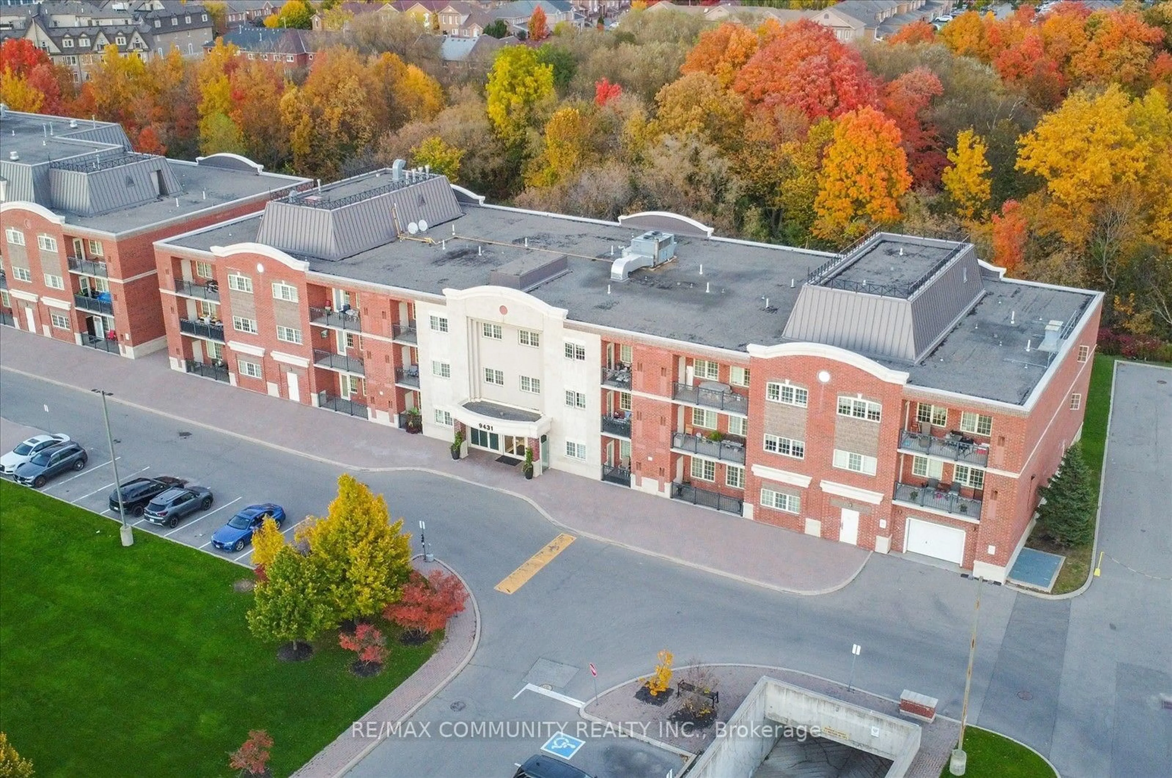 A pic from outside/outdoor area/front of a property/back of a property/a pic from drone, building for 9431 Jane St #308, Vaughan Ontario L6A 4H8