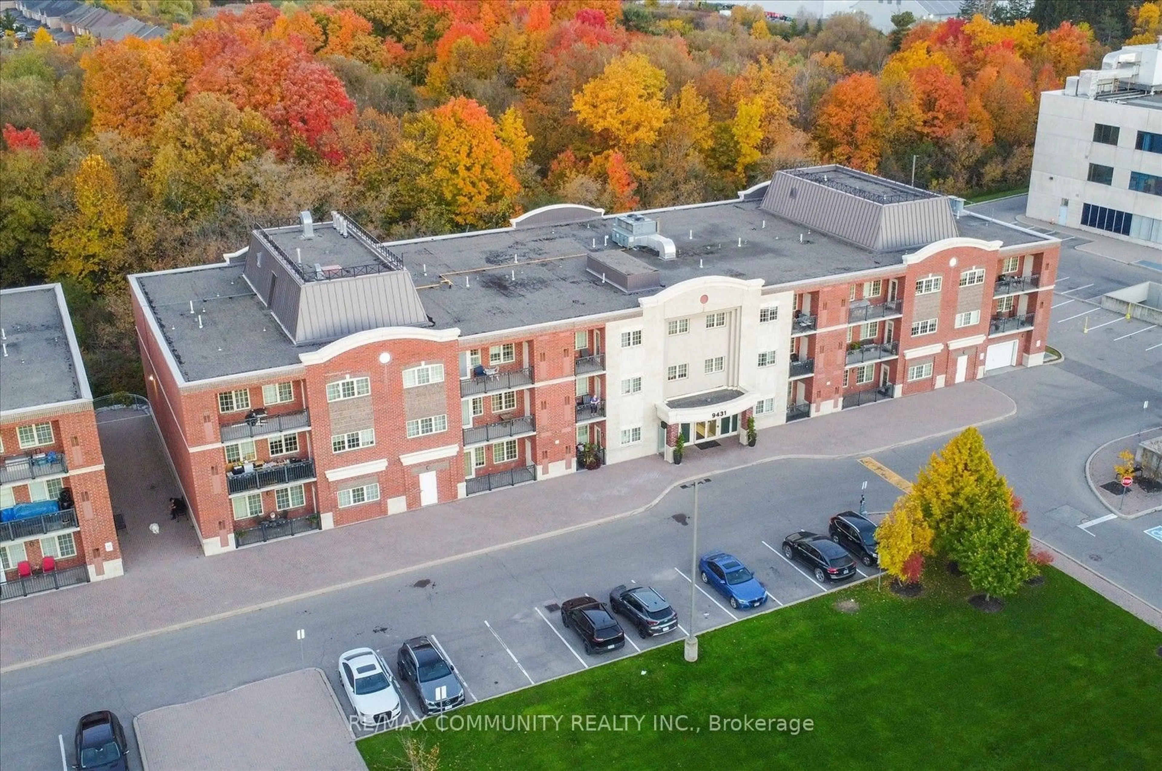 A pic from outside/outdoor area/front of a property/back of a property/a pic from drone, building for 9431 Jane St #308, Vaughan Ontario L6A 4H8
