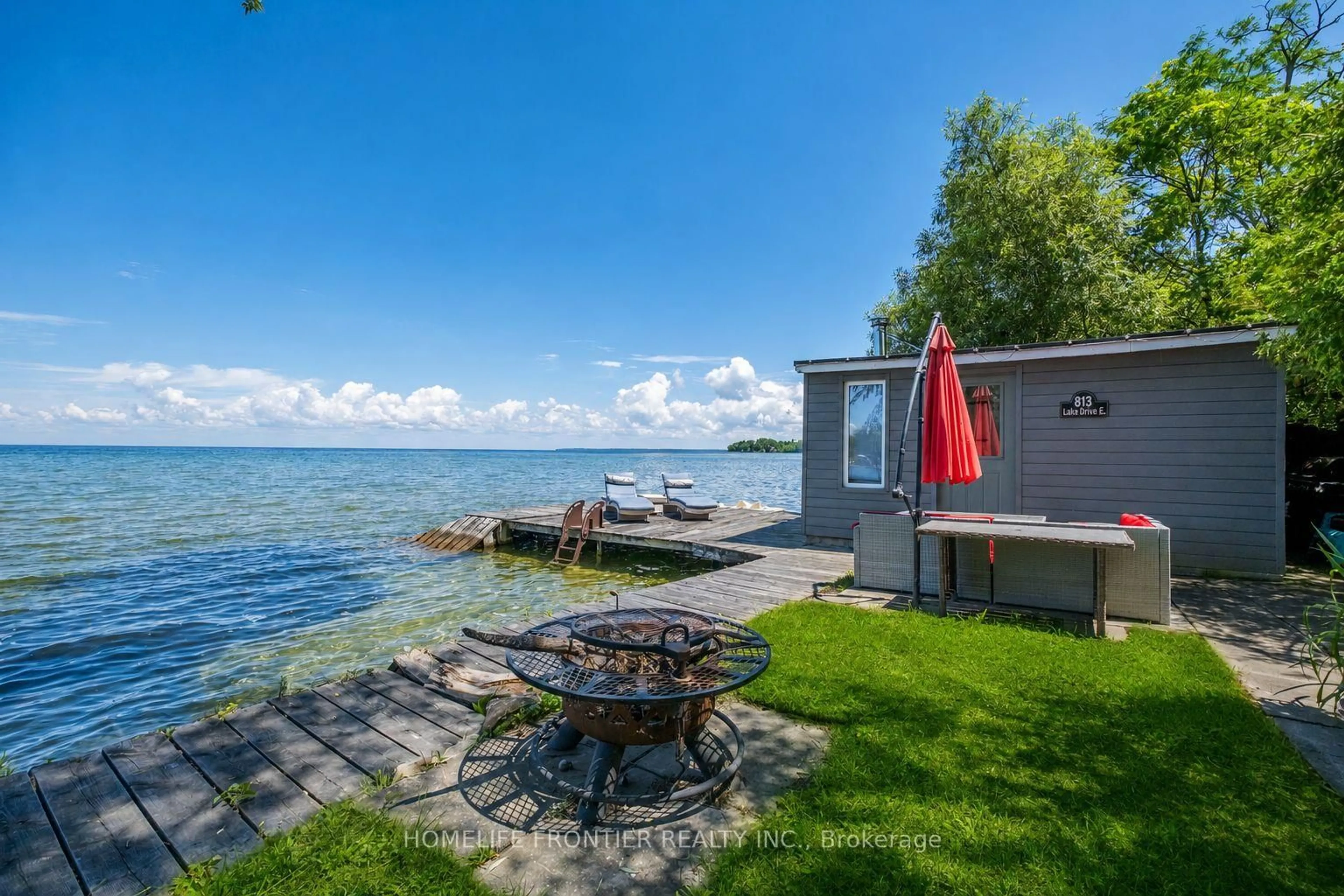 Patio, water/lake/river/ocean view for 813 Lake Dr, Georgina Ontario L0E 1L0