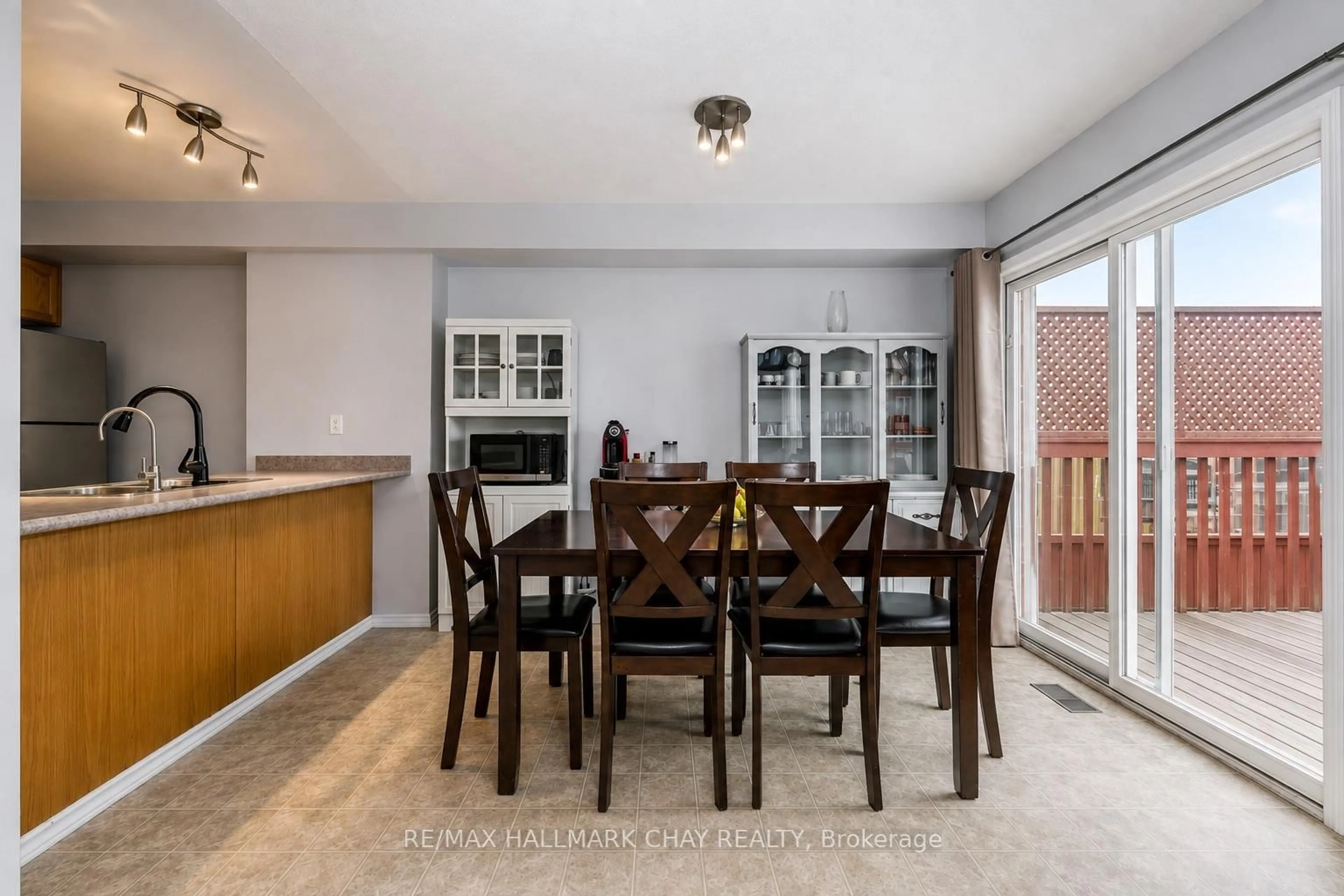 Dining room, unknown for 2194 Batters Loop, Innisfil Ontario L9S 0C8