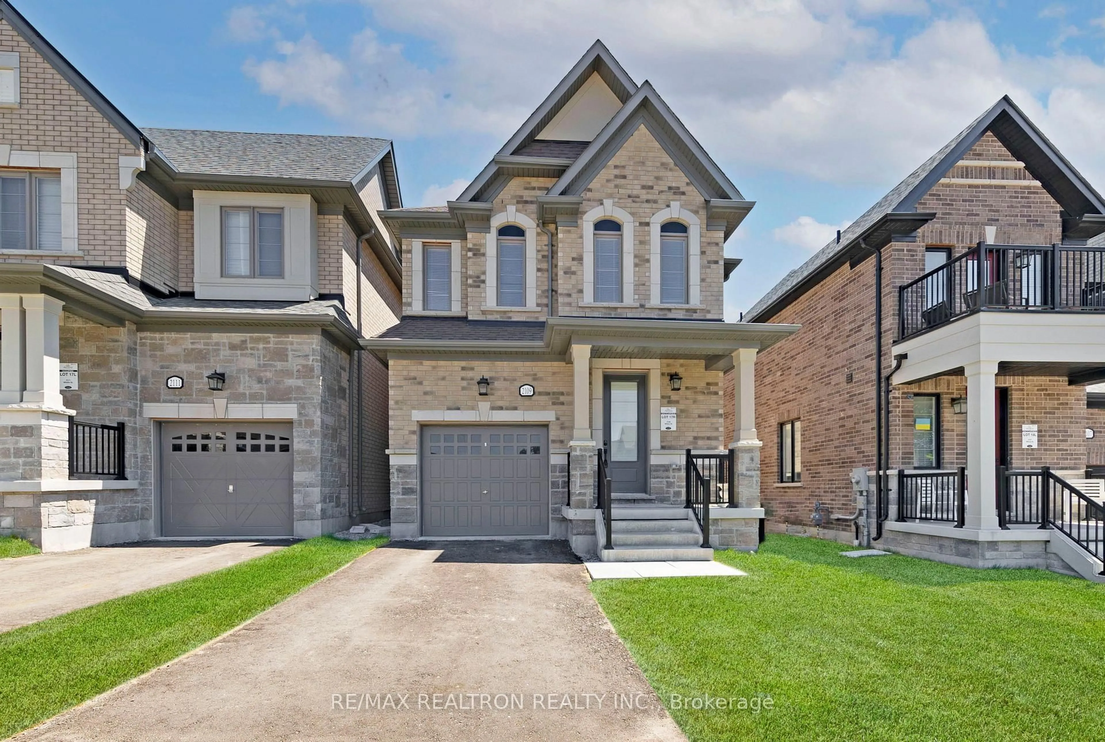 Home with brick exterior material, street for 2109 Wilson St, Innisfil Ontario L9S 0N8
