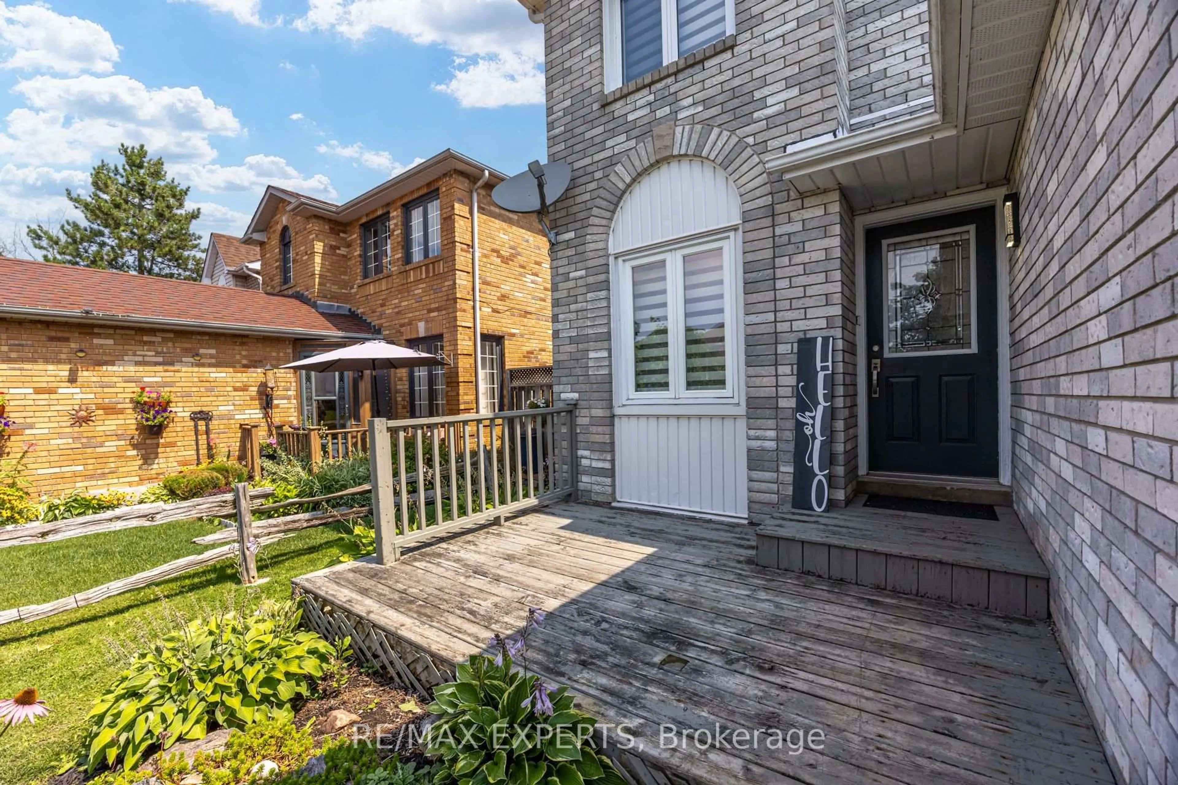 Home with brick exterior material, street for 2254 Chalmers Cres, Innisfil Ontario L9S 1Y5