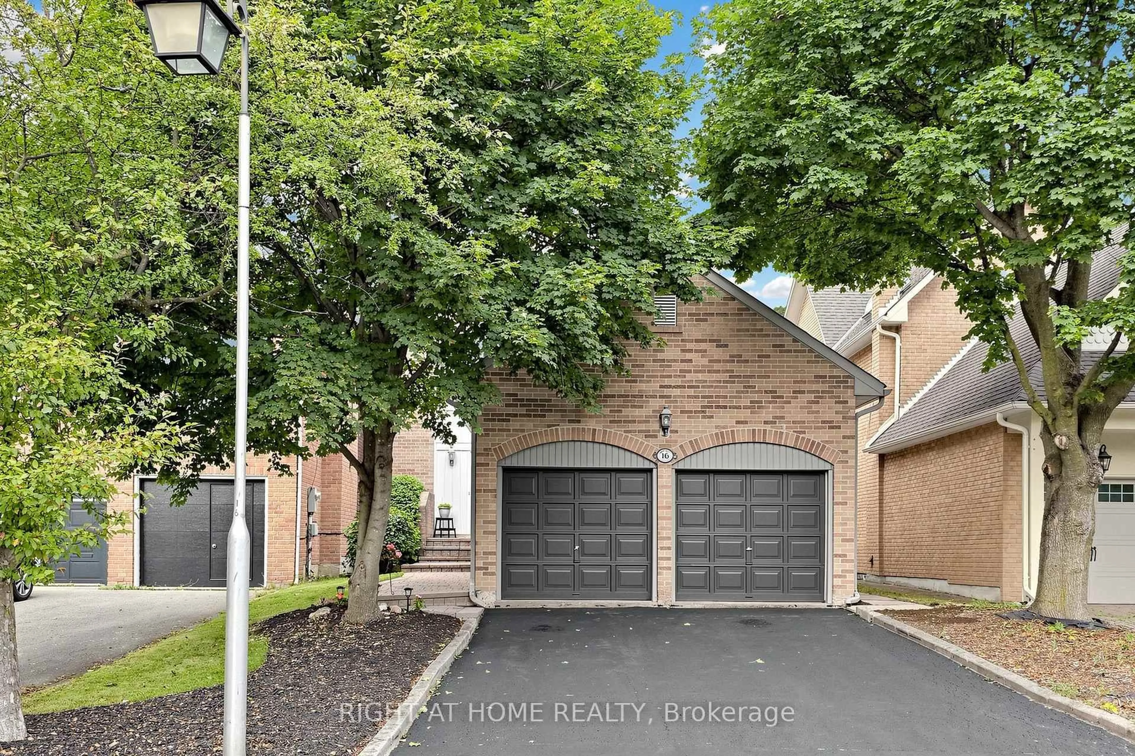 Home with brick exterior material, street for 16 Rosemead Clse, Markham Ontario L3R 3Z3