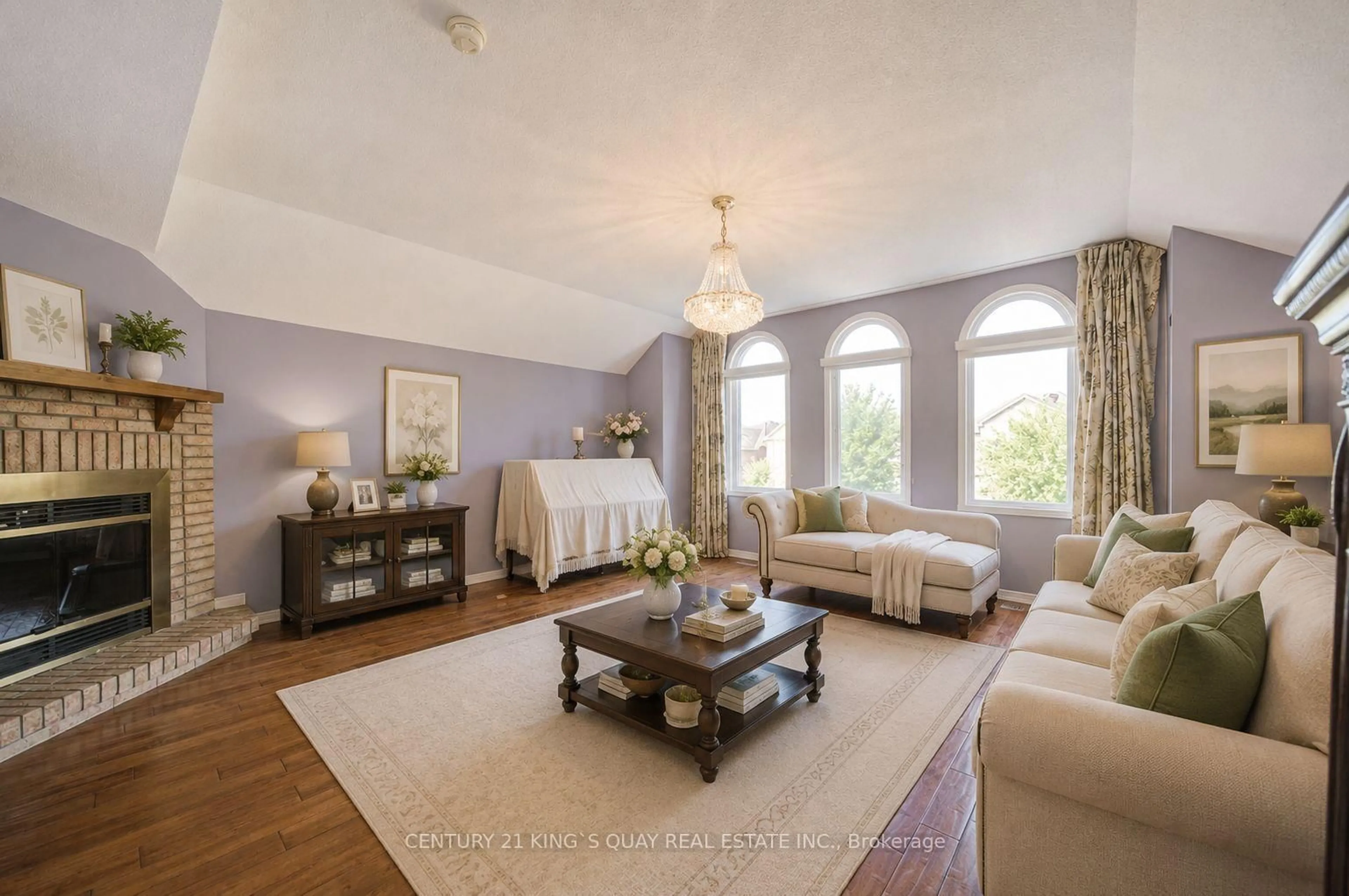 Living room with furniture, unknown for 25 Westmoreland Crt, Markham Ontario L3R 8L9
