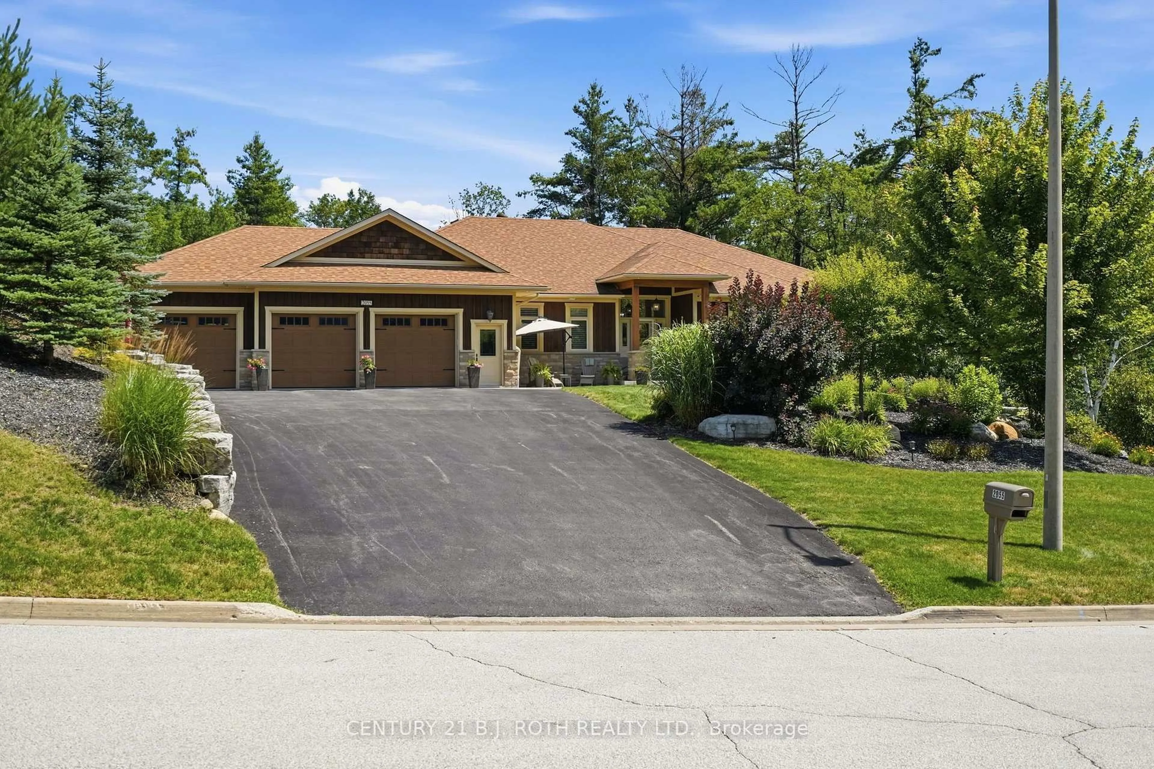 Unknown for 2055 Forest Valley Dr, Innisfil Ontario L9S 4A4