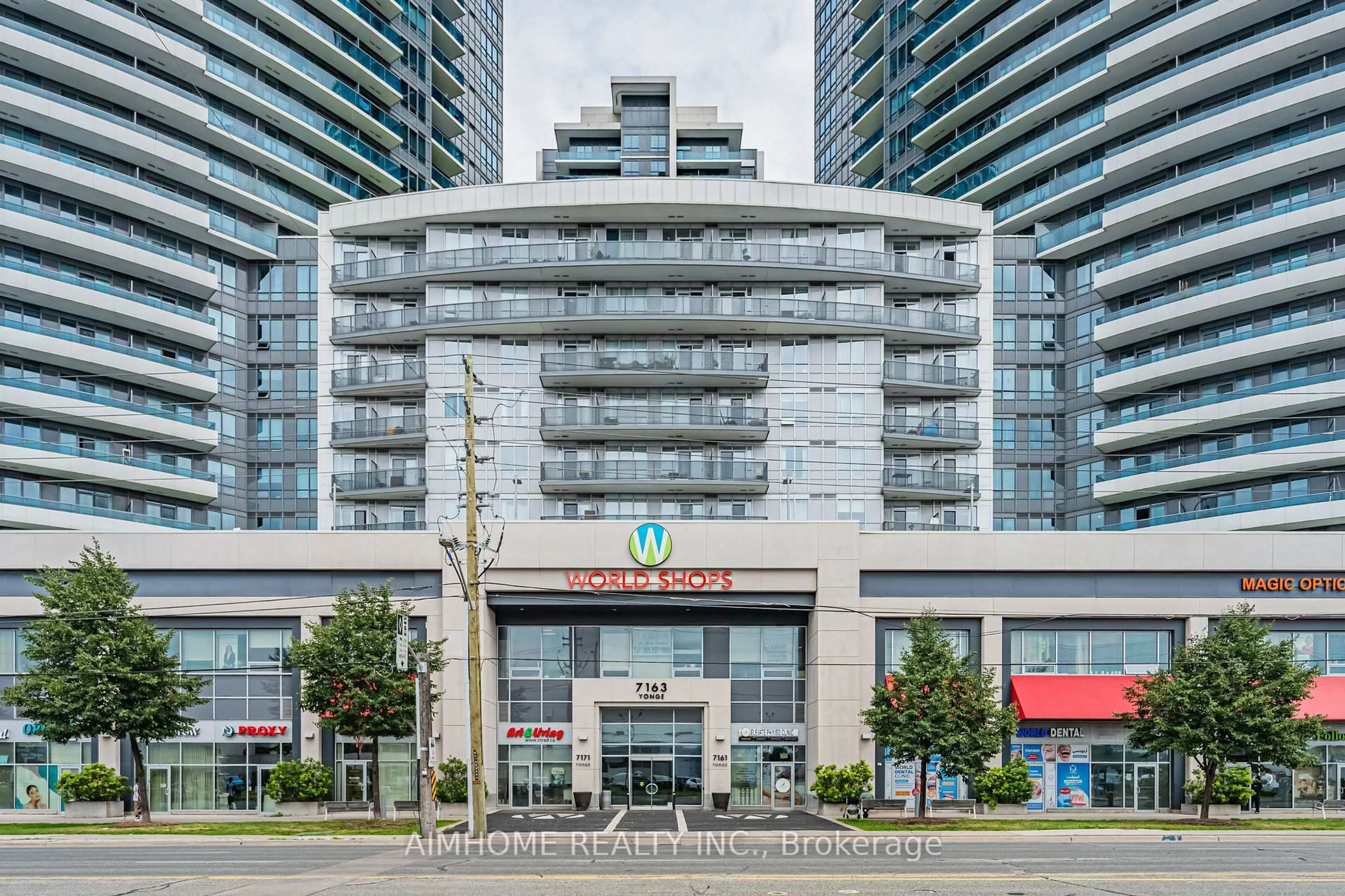 Indoor foyer for 7171 Yonge St #1115, Markham Ontario L3T 0C5