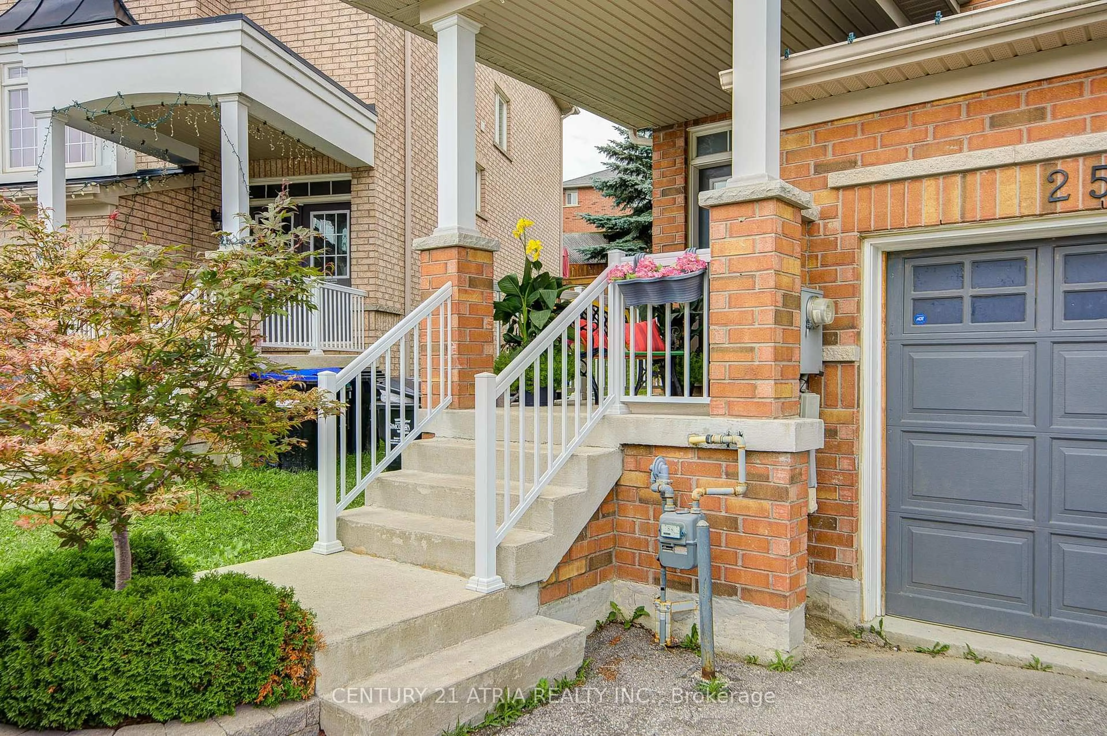Unknown for 25 Matthewson Ave, Bradford West Gwillimbury Ontario L3Z 0P3