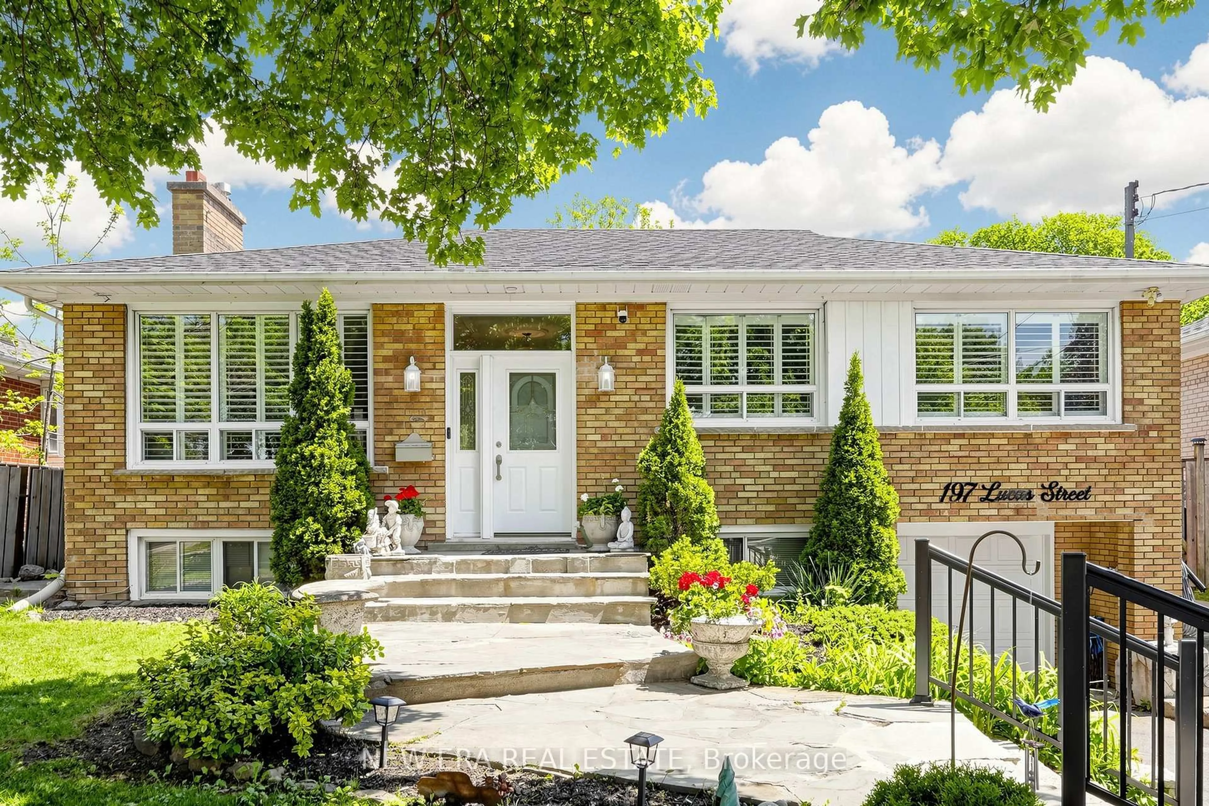 Home with brick exterior material, street for 197 Lucas St, Richmond Hill Ontario L4C 4P8
