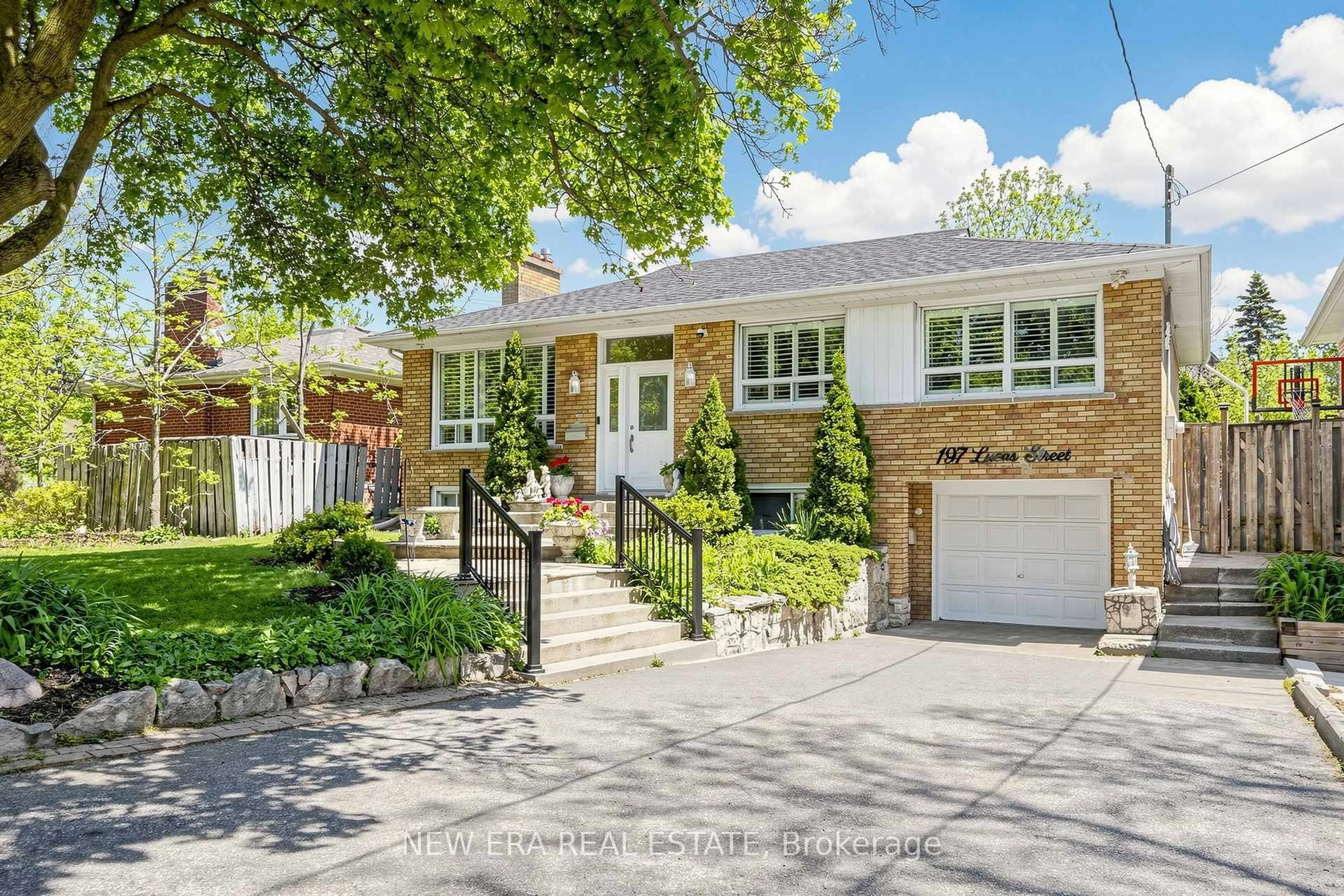 Home with brick exterior material, street for 197 Lucas St, Richmond Hill Ontario L4C 4P8