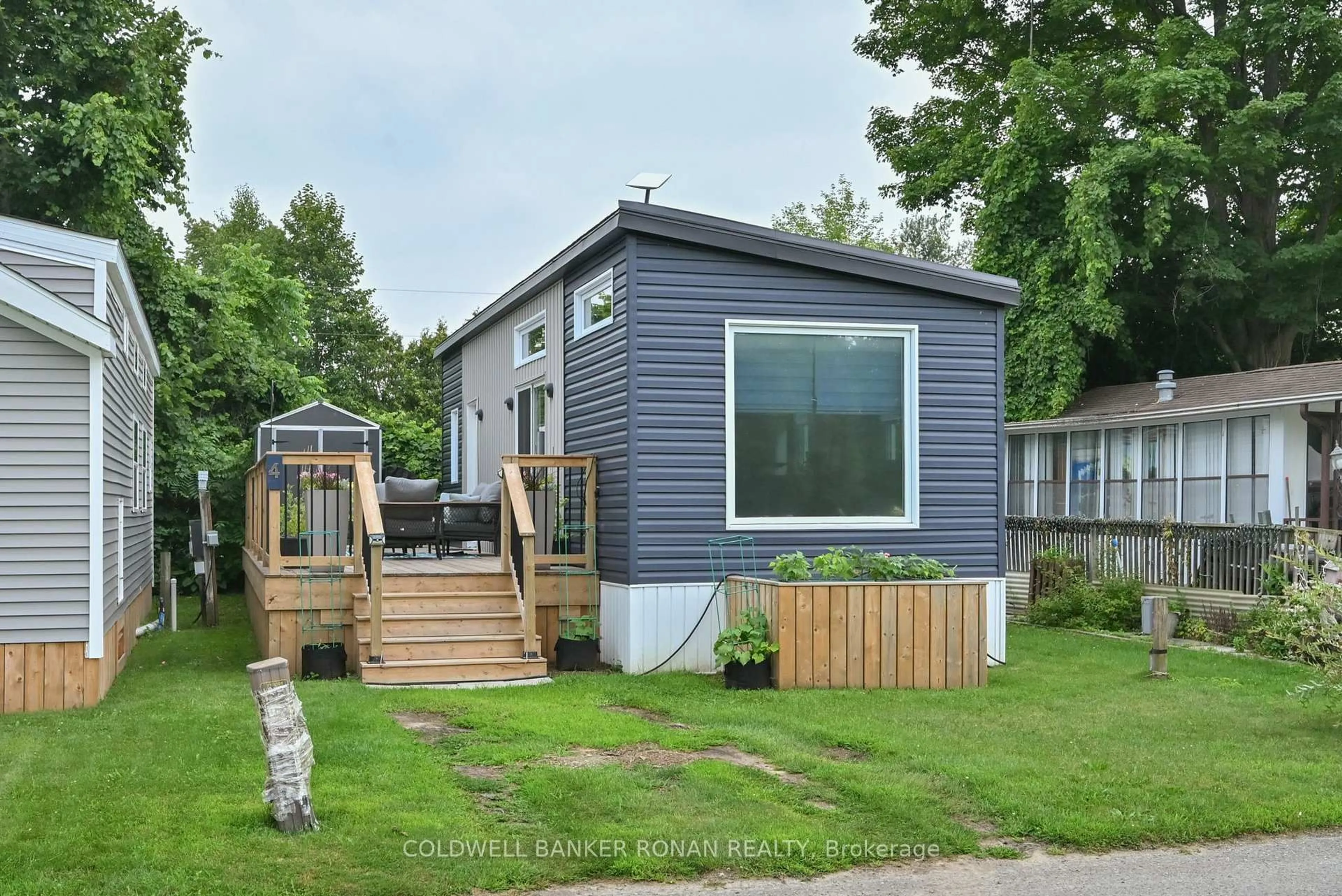Home with vinyl exterior material, street for 285 Cryderman Sdrd #4, Georgina Ontario L0E 1R0