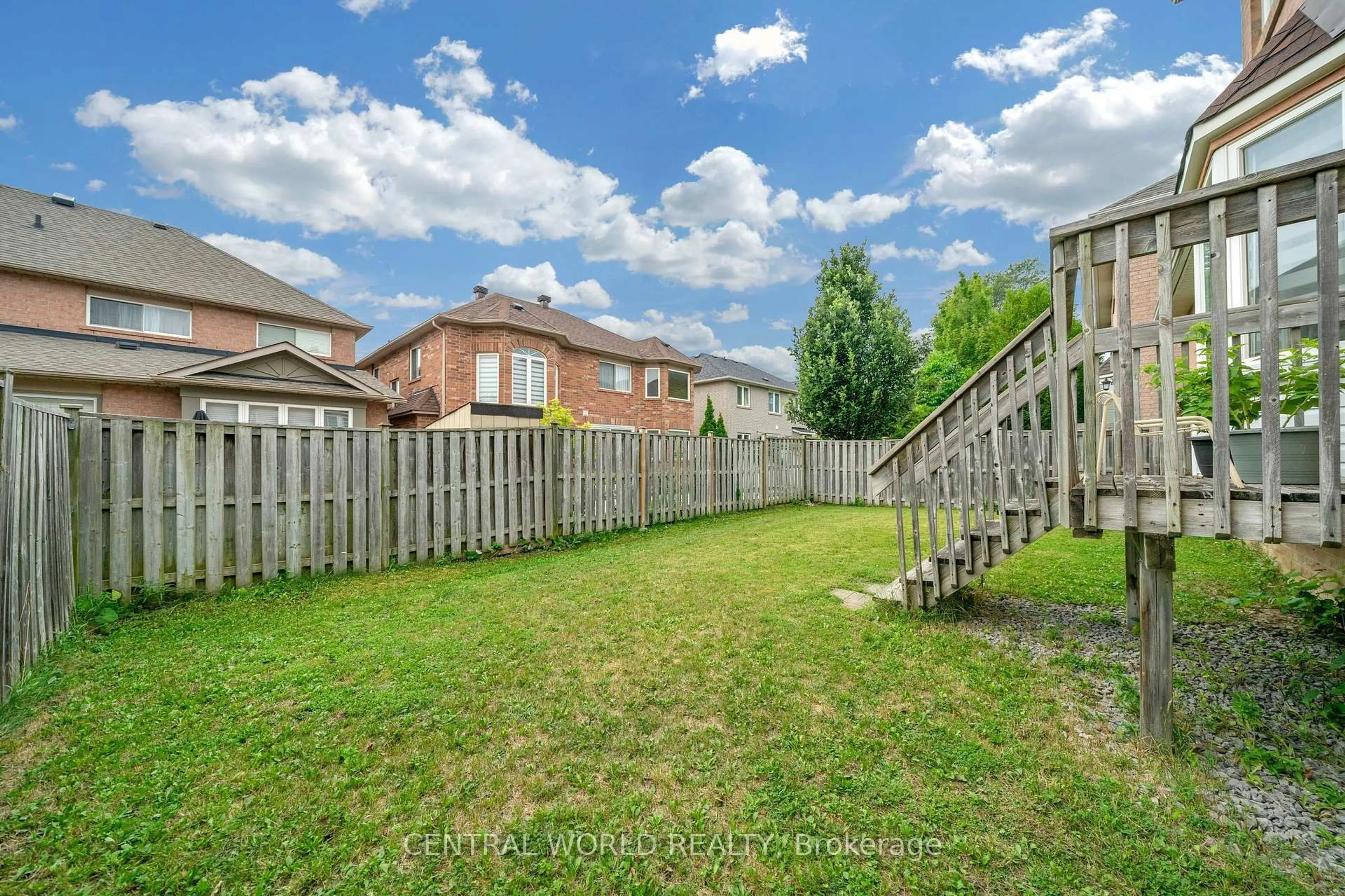A pic from outside/outdoor area/front of a property/back of a property/a pic from drone, unknown for 93 MAJESTIC Dr, Markham Ontario L6C 2G9