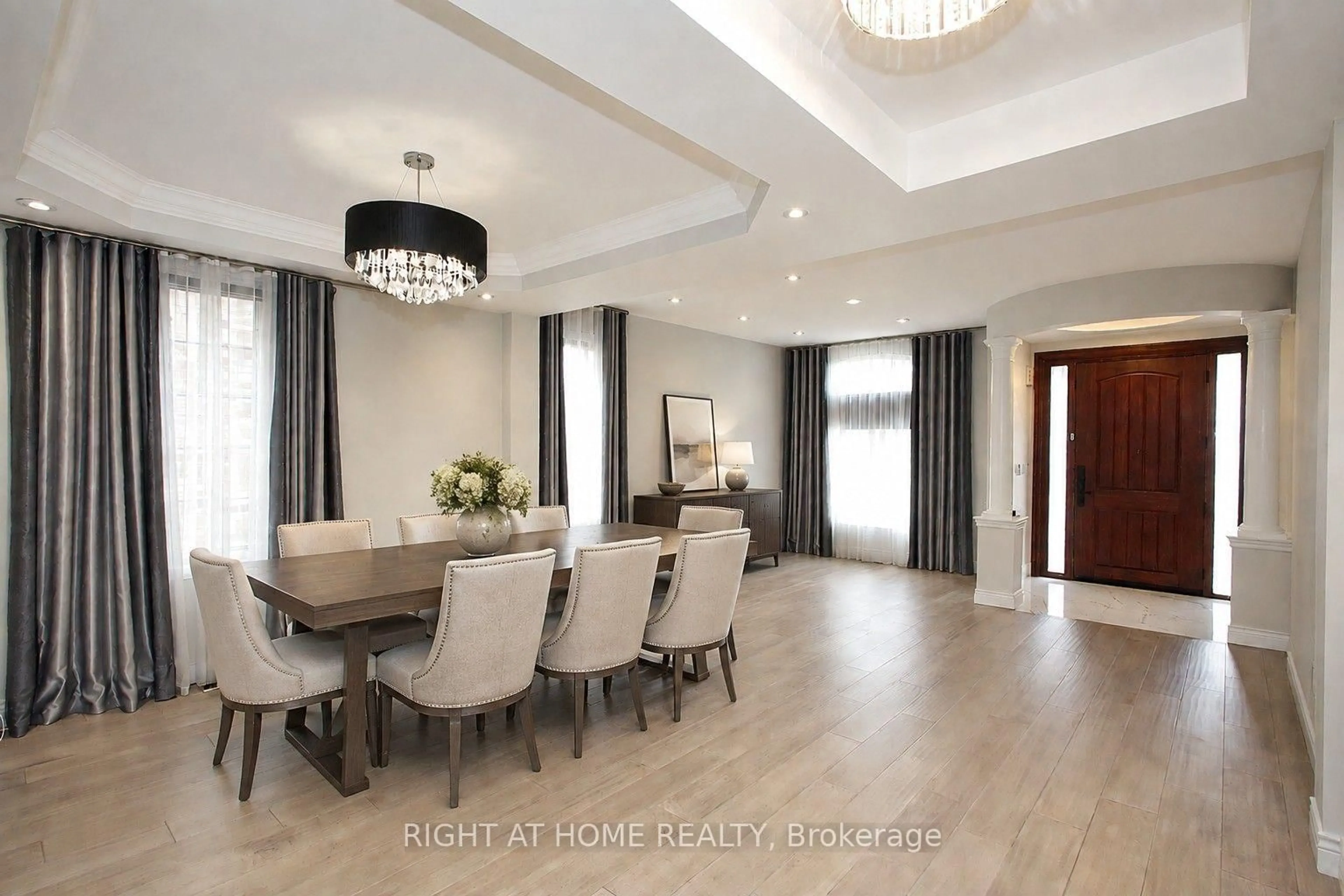 Dining room, wood/laminate floor for 133 Woodville Dr, Vaughan Ontario L6A 4K4